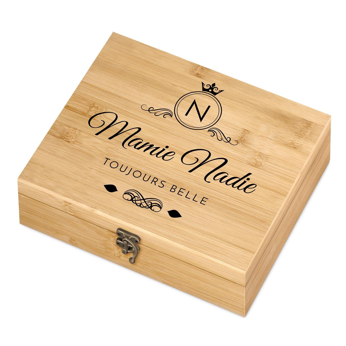 Murrano Personalized Wine Accessory Set for Grandmom's Day