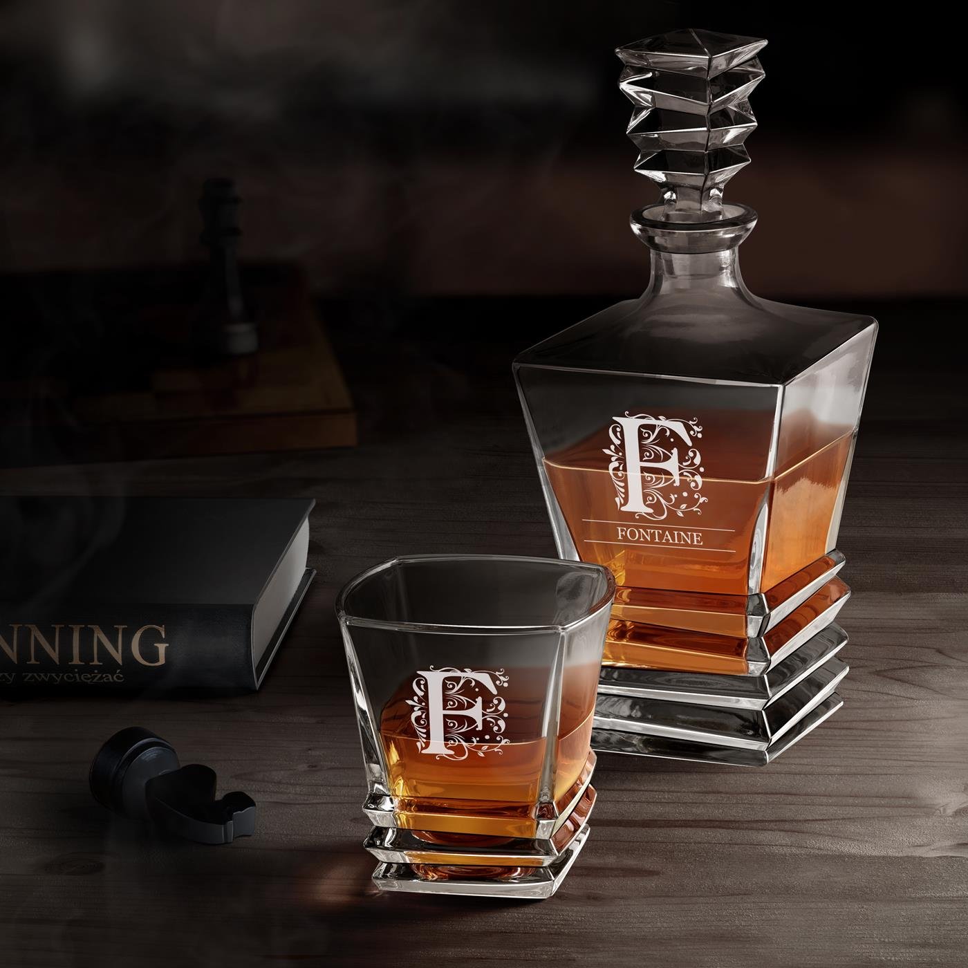 Ensemble décanteur géométrique et 4 verres à whisky gravés pour lui