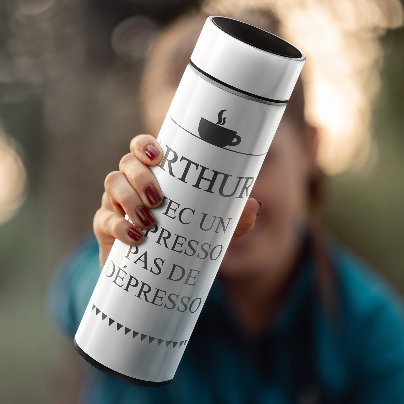 Botella térmica blanca personalizada con display LED para amantes del café