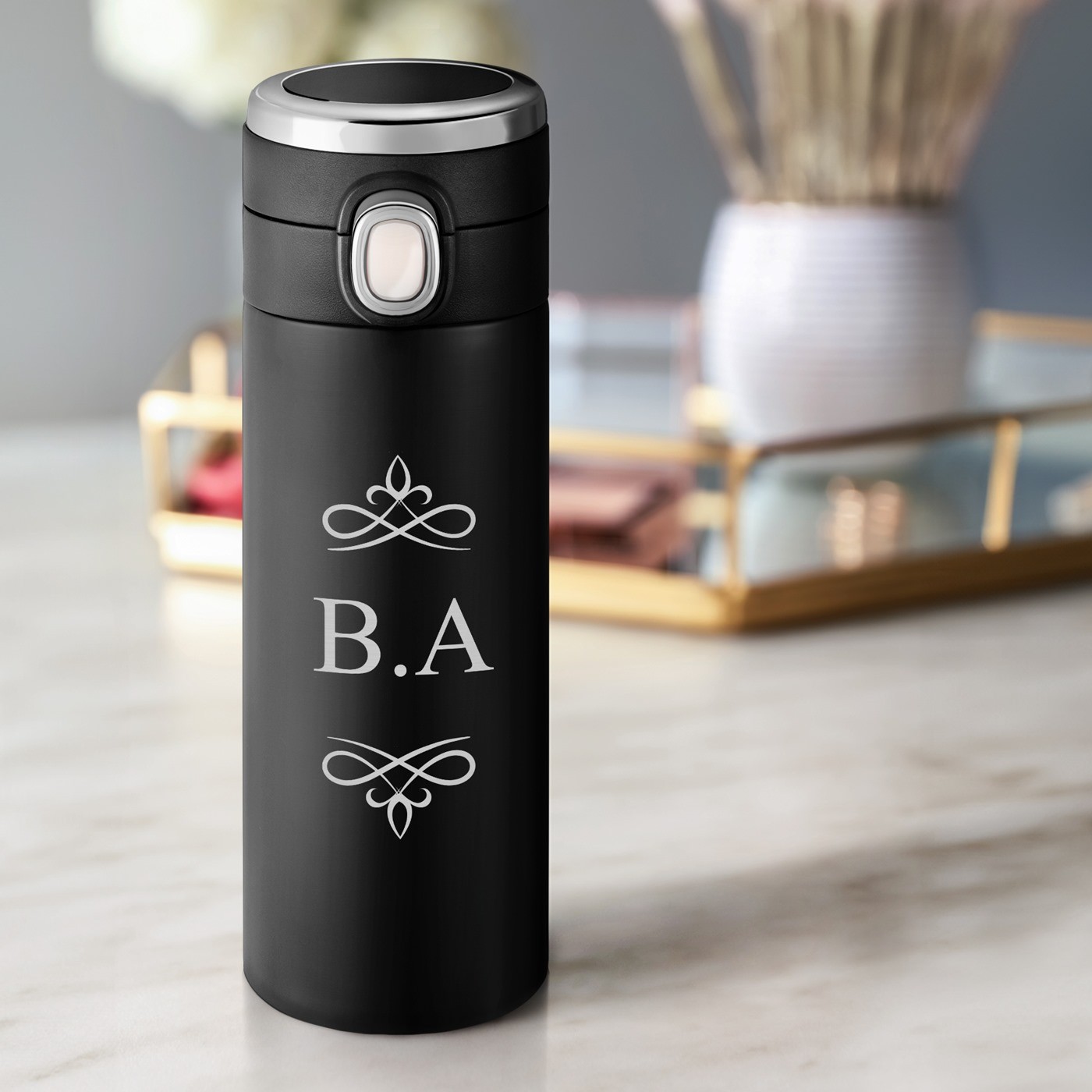 Taza termo negra Murrano con pantalla LED personalizada para un cumpleaños