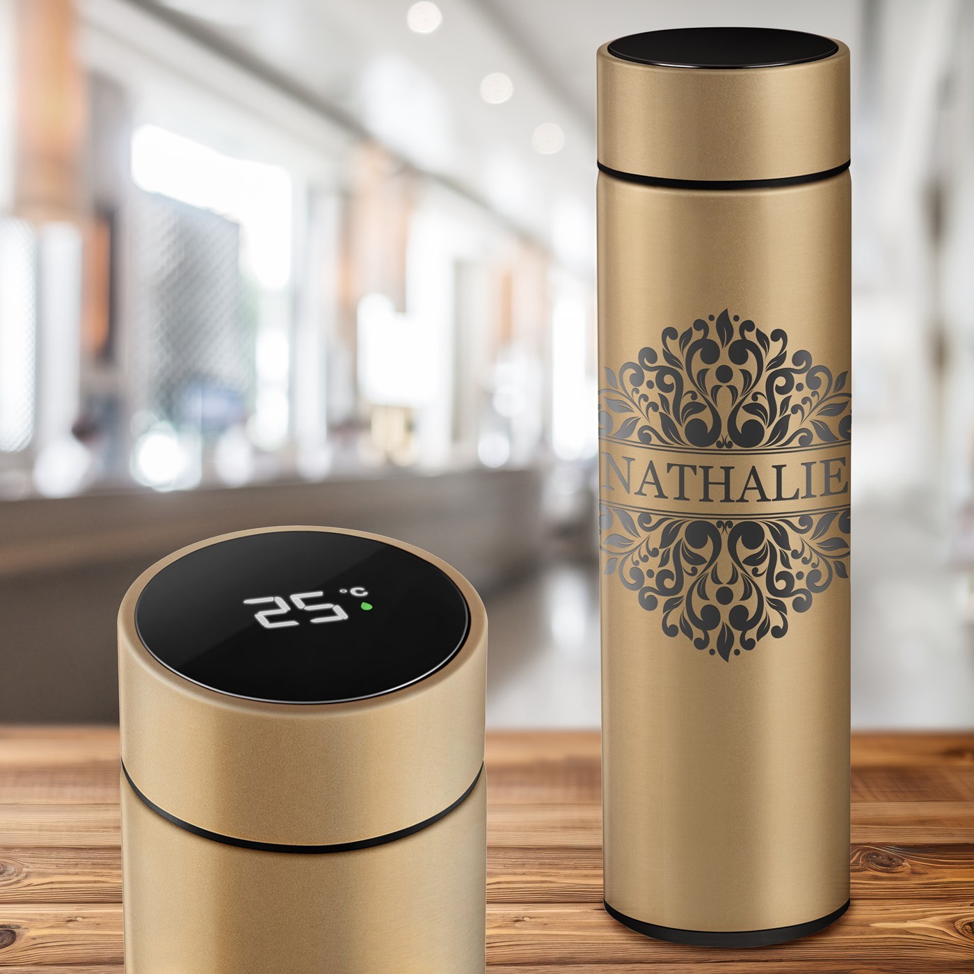 Botella aislante dorada con pantalla LED personalizada para el cumpleaños de una mujer