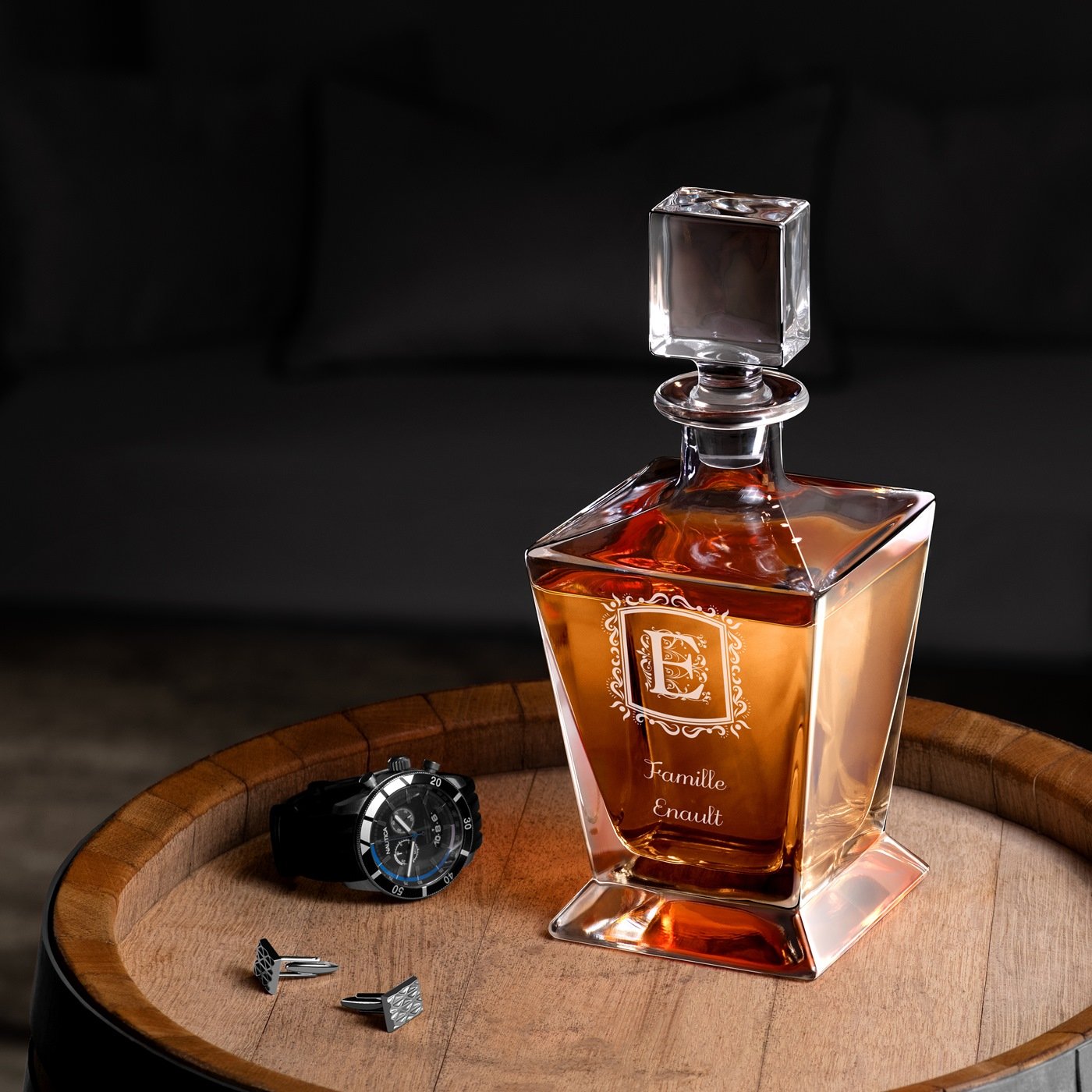 Decantador de whisky Murrano Pirámide con grabado personalizado para la familia y amigos
