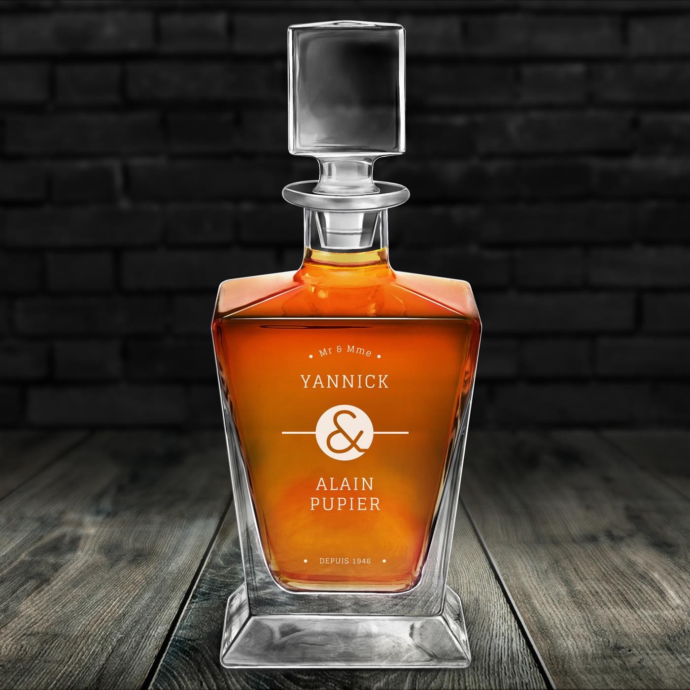 Jarra de whisky Murrano Pirámide con grabado para novios