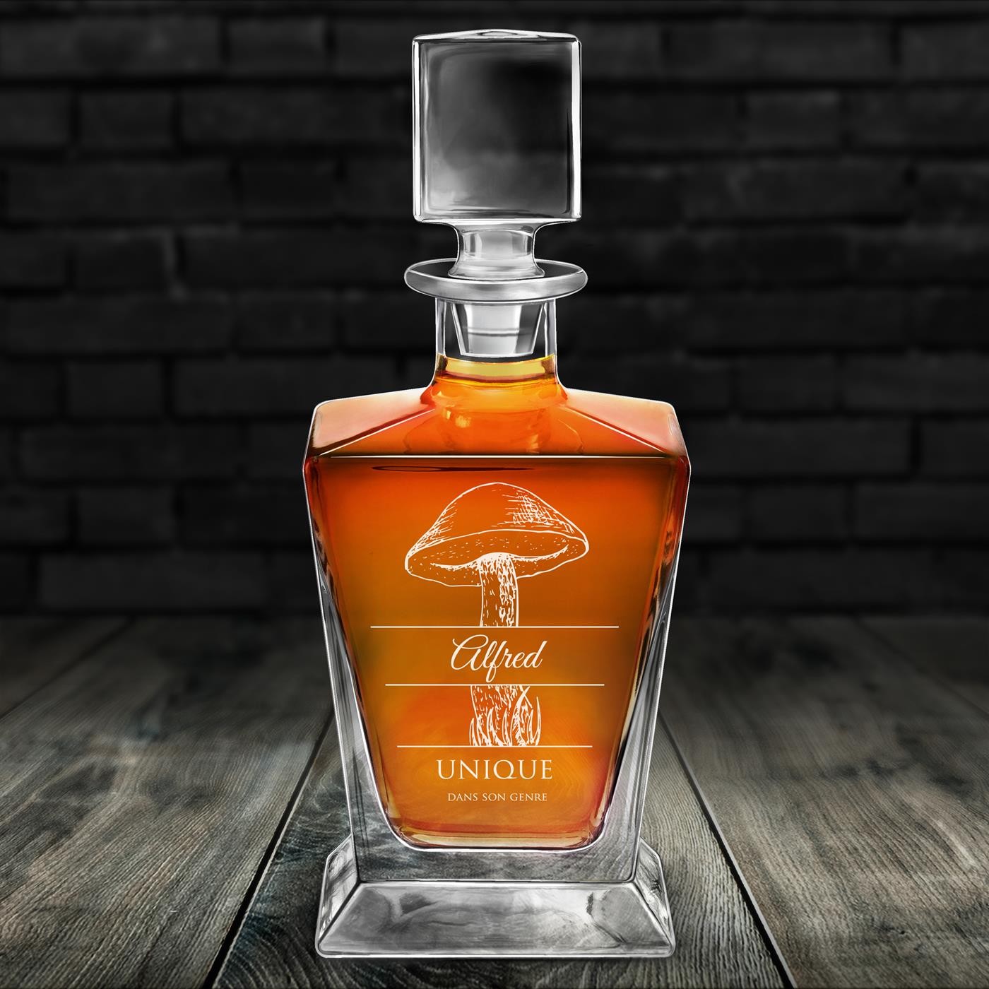 Decantador de whisky Murrano Pirámide con grabado para mejor amigo