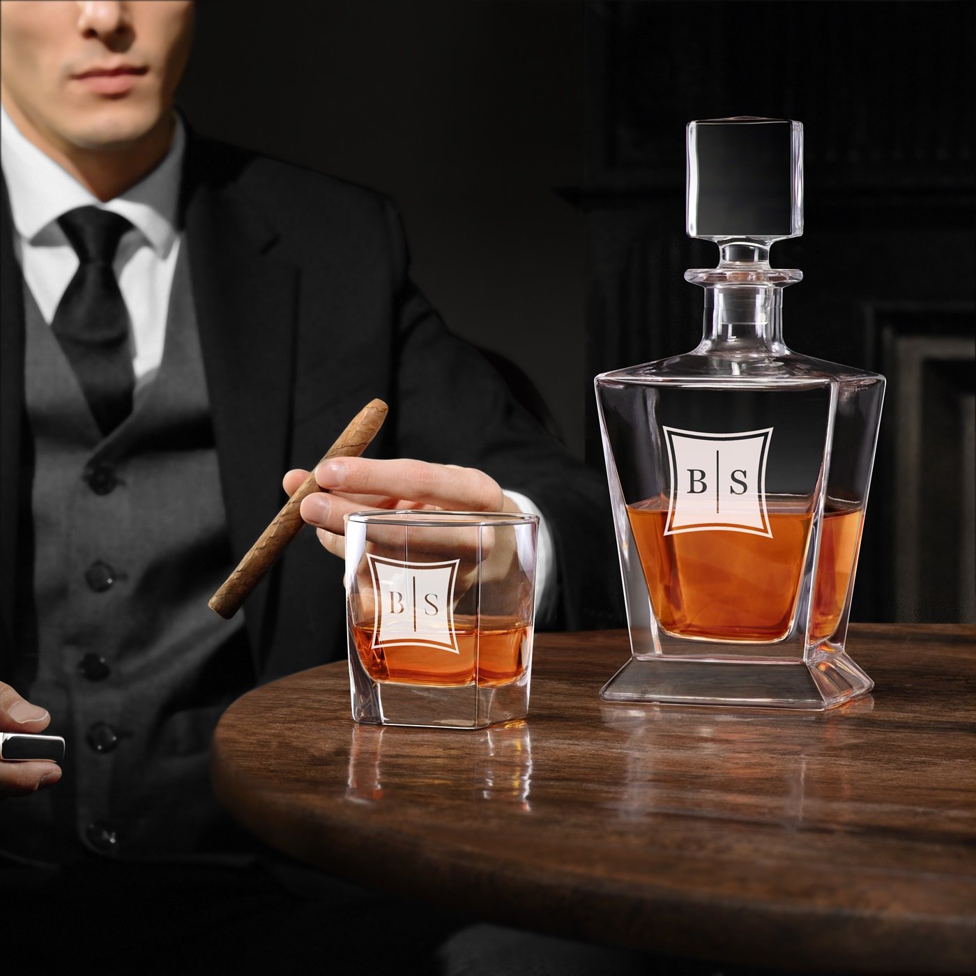 Decantador de whisky personalizado Murrano con iniciales grabadas