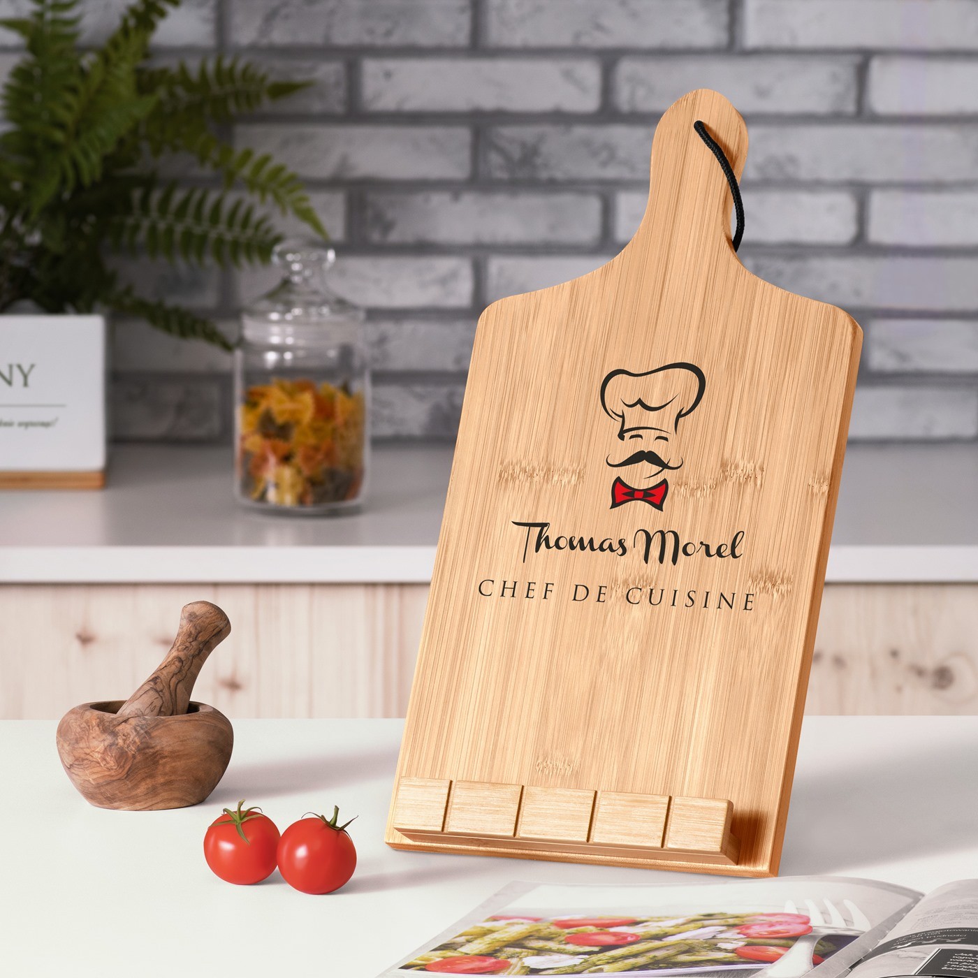 Soporte de libro personalizado en forma de tabla de cortar para el cumpleaños de un esposo