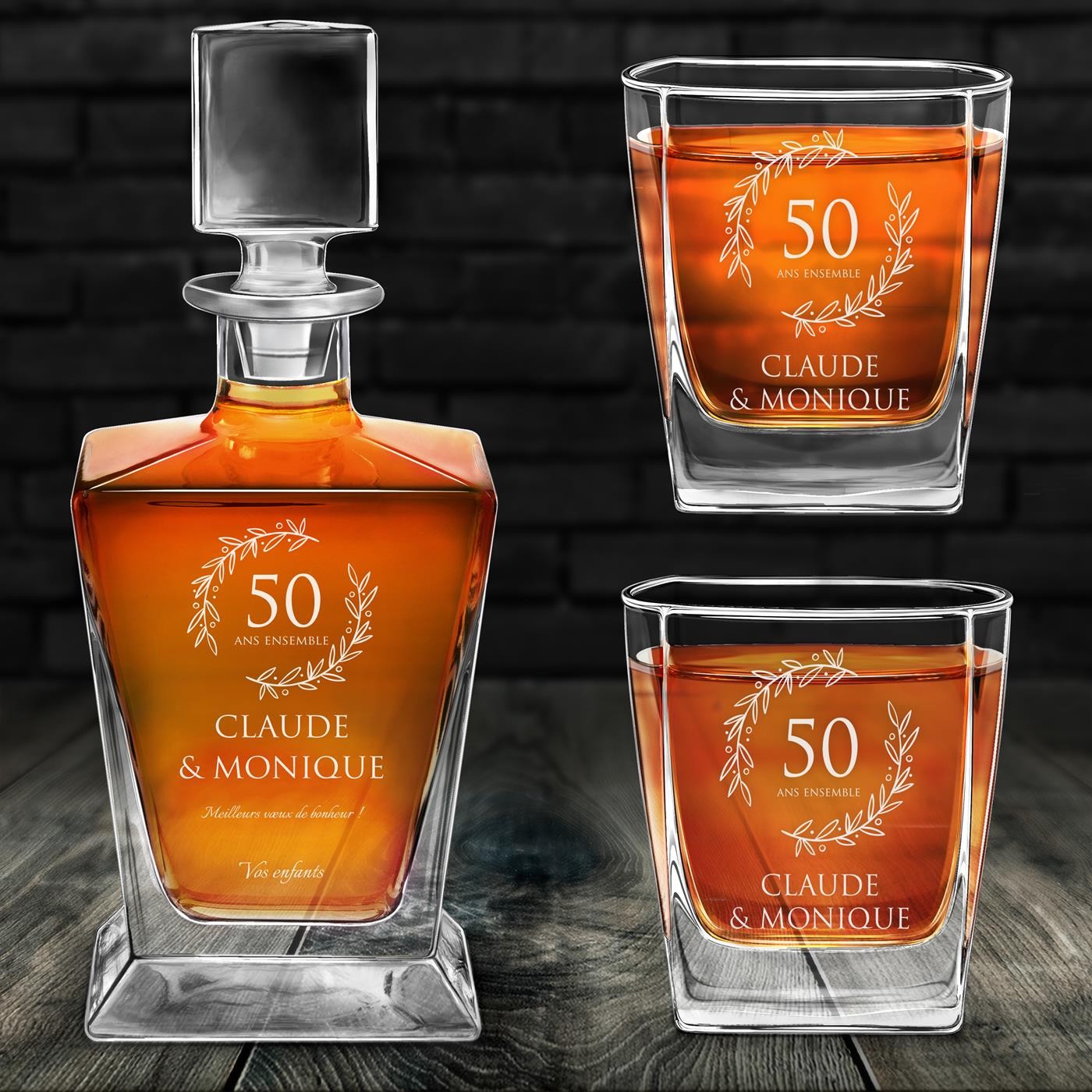 Decantador de whisky Murrano Pirámide y 2 vasos grabados para una pareja que celebra sus 50 años de matrimonio