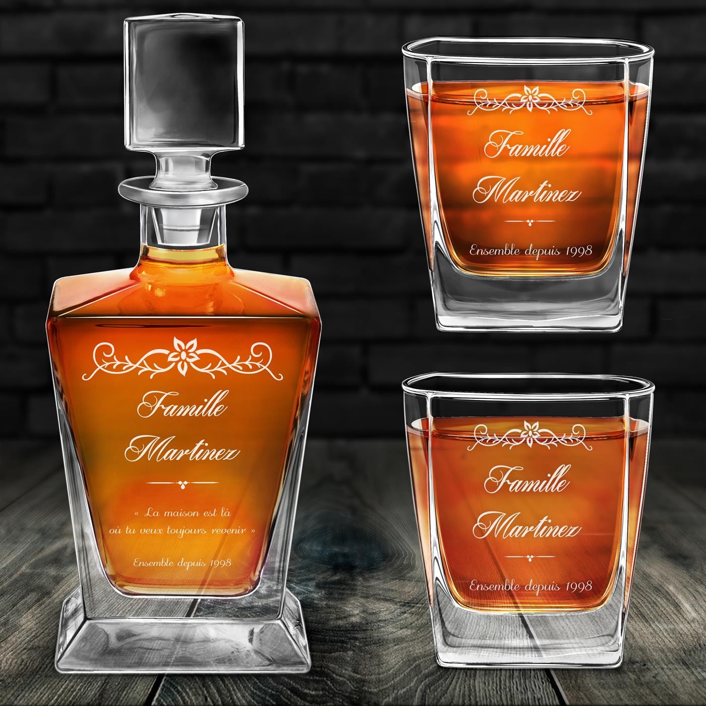 Decantador de whisky Murrano Pirámide y 2 vasos con grabado para pareja