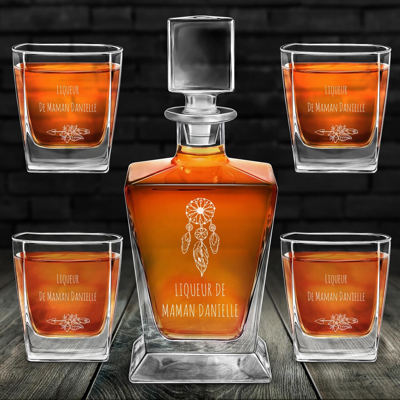 Decantador de whisky Murrano Pirámide y 4 vasos con grabado láser para mamá