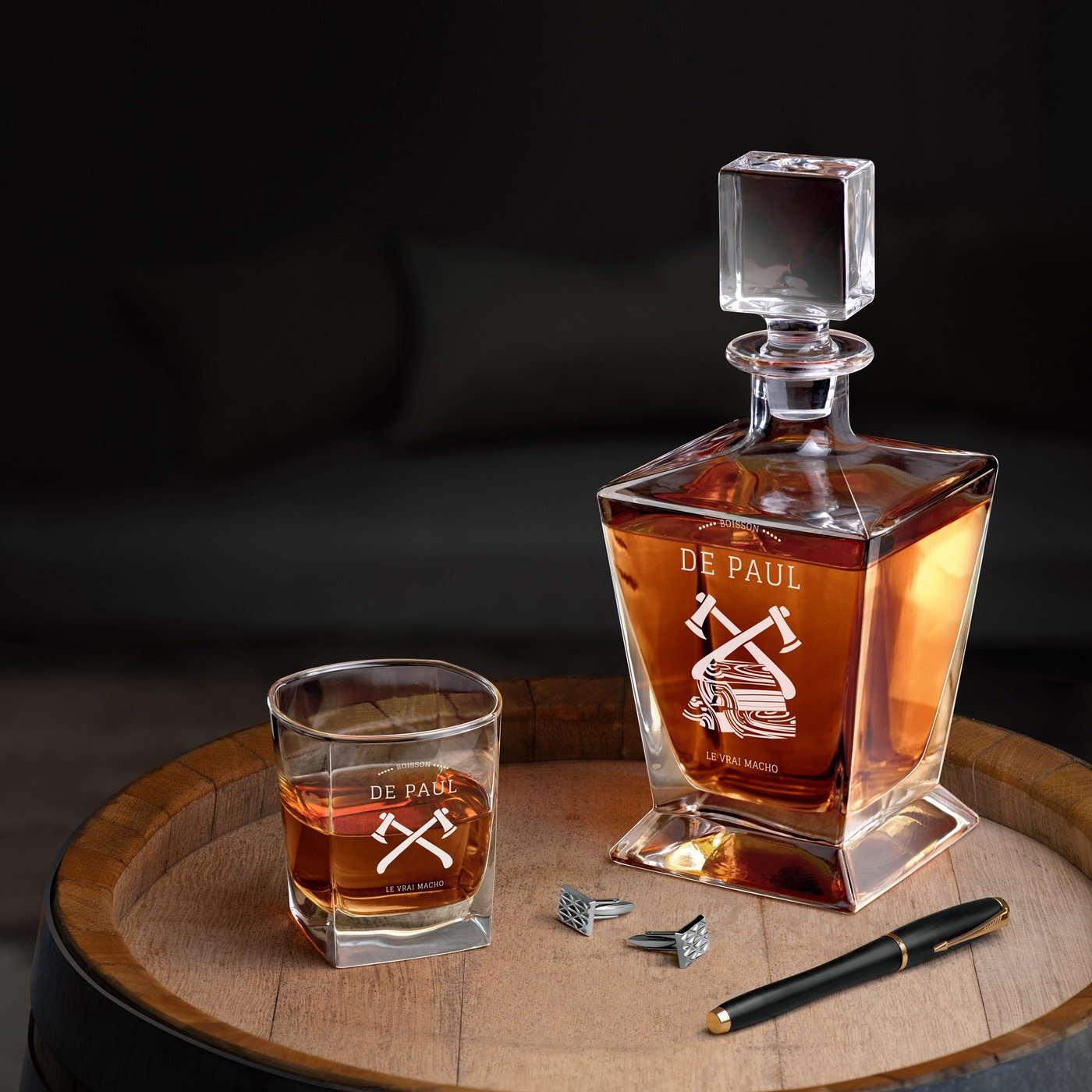 Decantador de whisky Murrano Pirámide y 4 vasos con grabado para señor