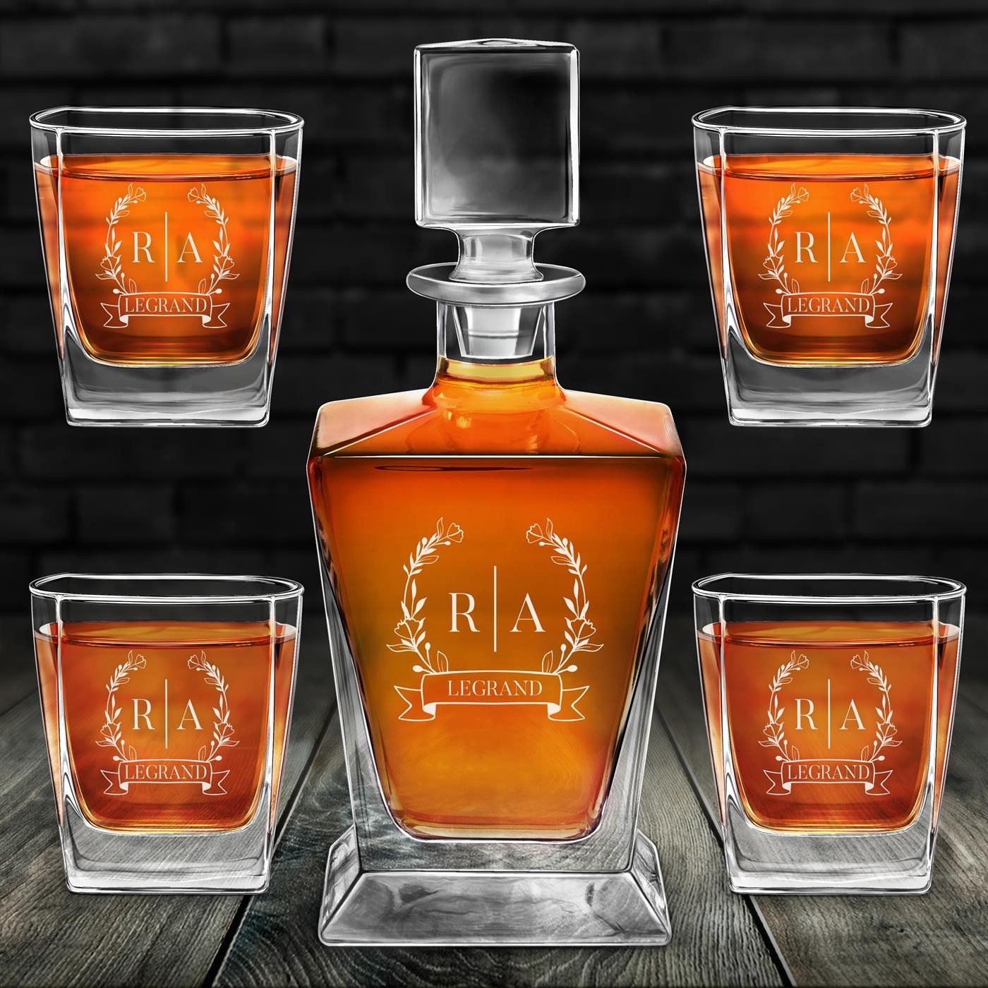 Carafe à whisky Murrano Pyramide et 4 verres gravés pour anniversaire ou mariage