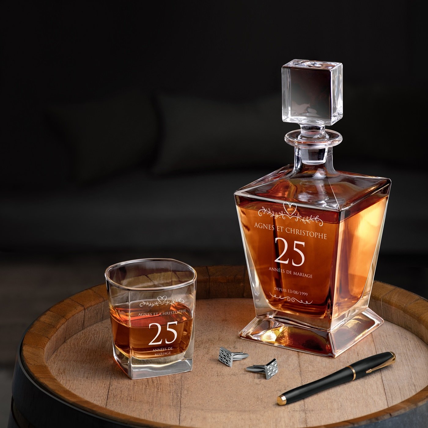 Decantador de whisky Pirámide y vasos con grabado para el 25º aniversario de boda