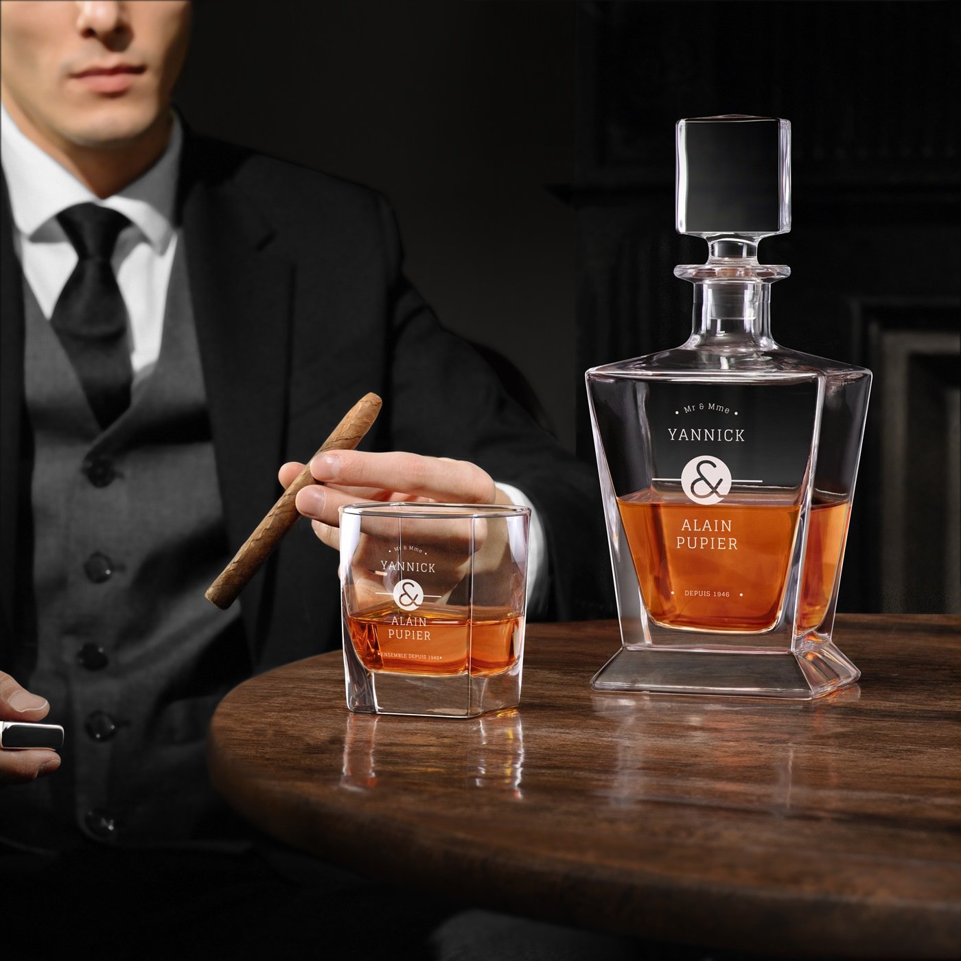 Set de decantador de whisky Murrano Pirámide con 6 vasos y grabado para una pareja recién casada
