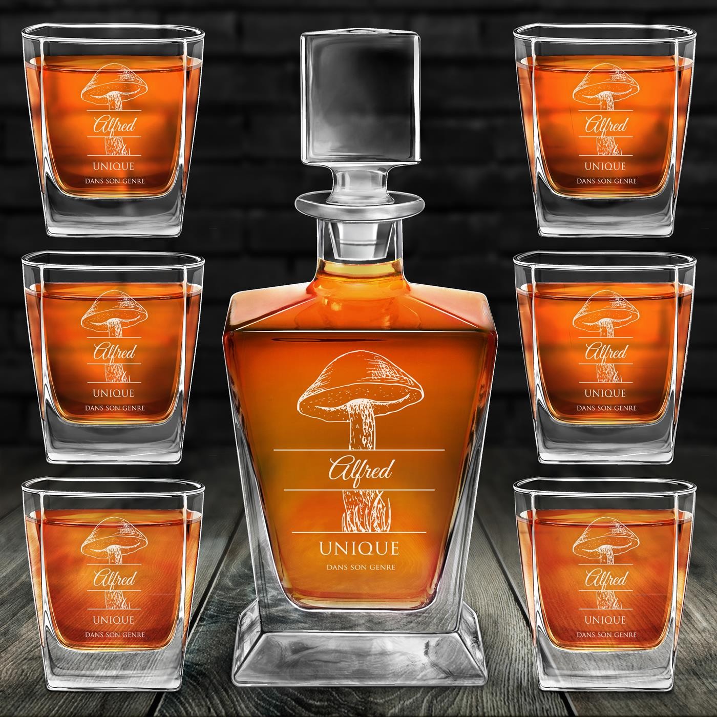 Decantador de whisky Murrano Pirámide y 6 vasos con grabado para mejor amigo