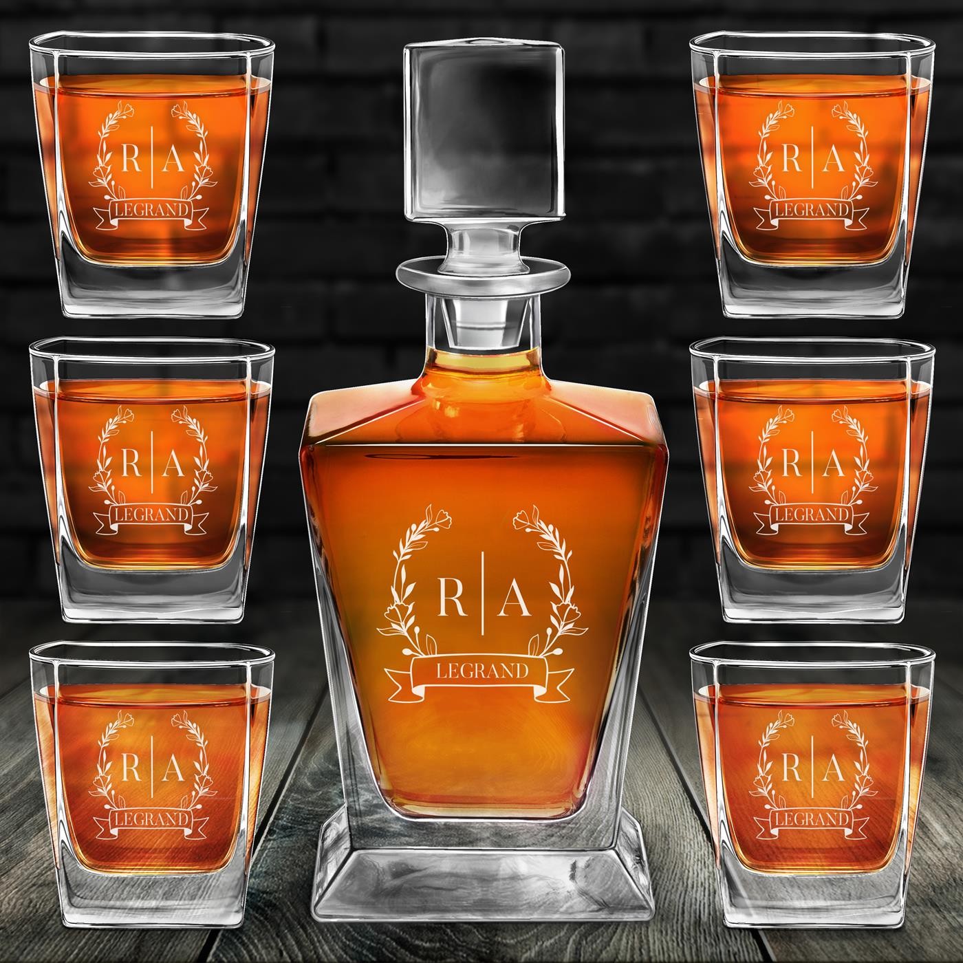 Decantador de whisky Murrano Pirámide y 6 vasos con grabado para aniversario de boda