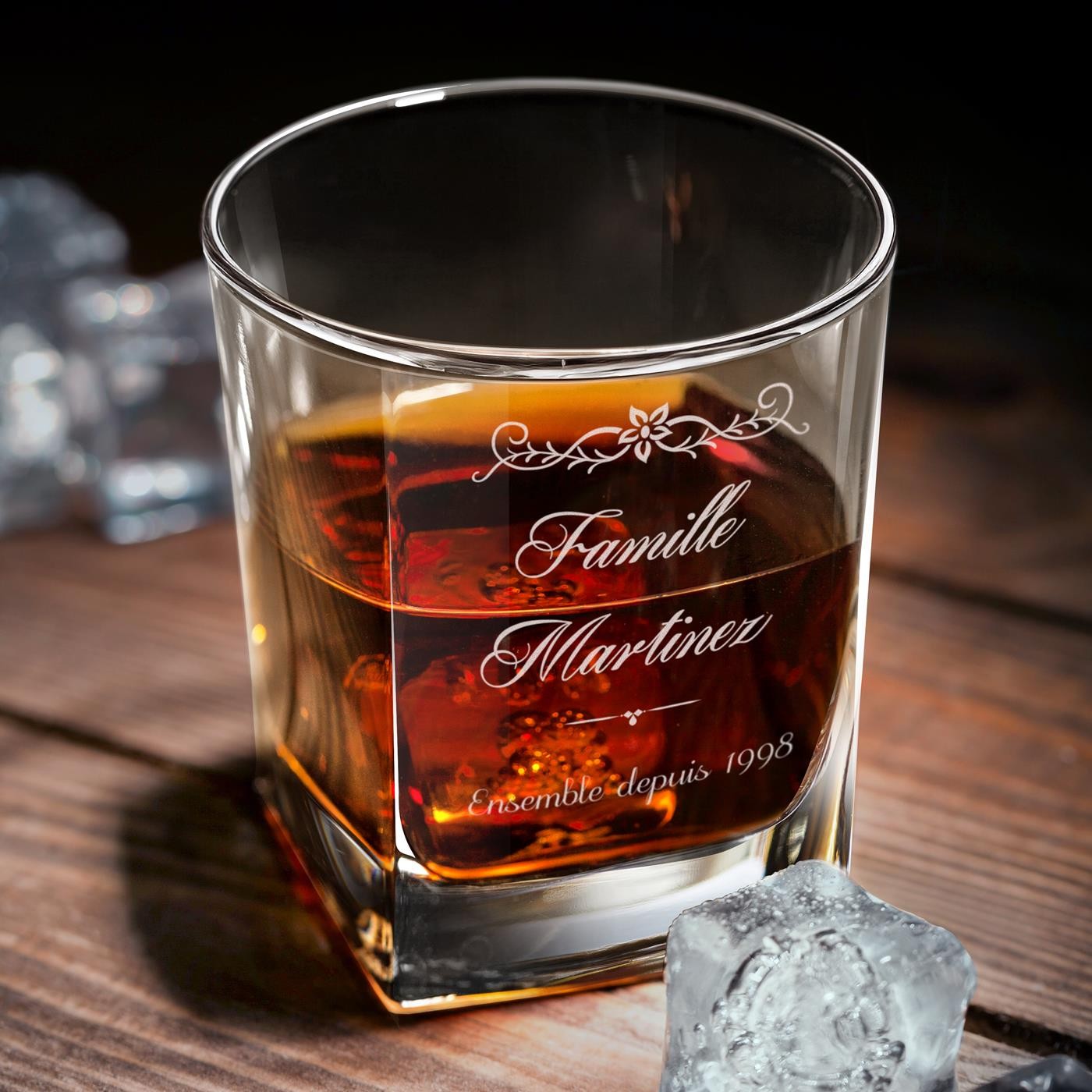 Jugo de whisky Murrano y 6 vasos personalizados para una pareja