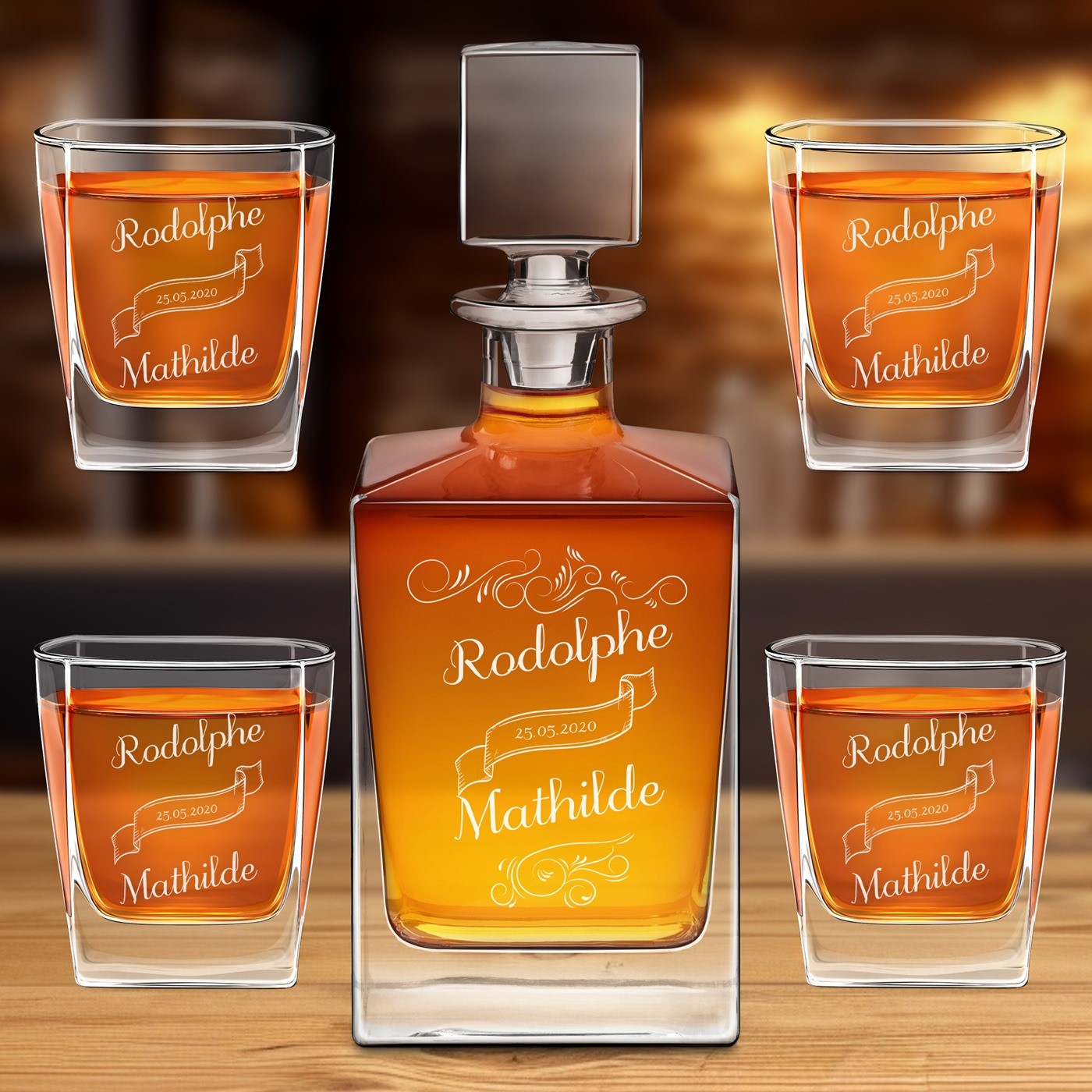 Jarra cúbica Murrano y 4 vasos de whisky con grabado láser para aniversario de bodas