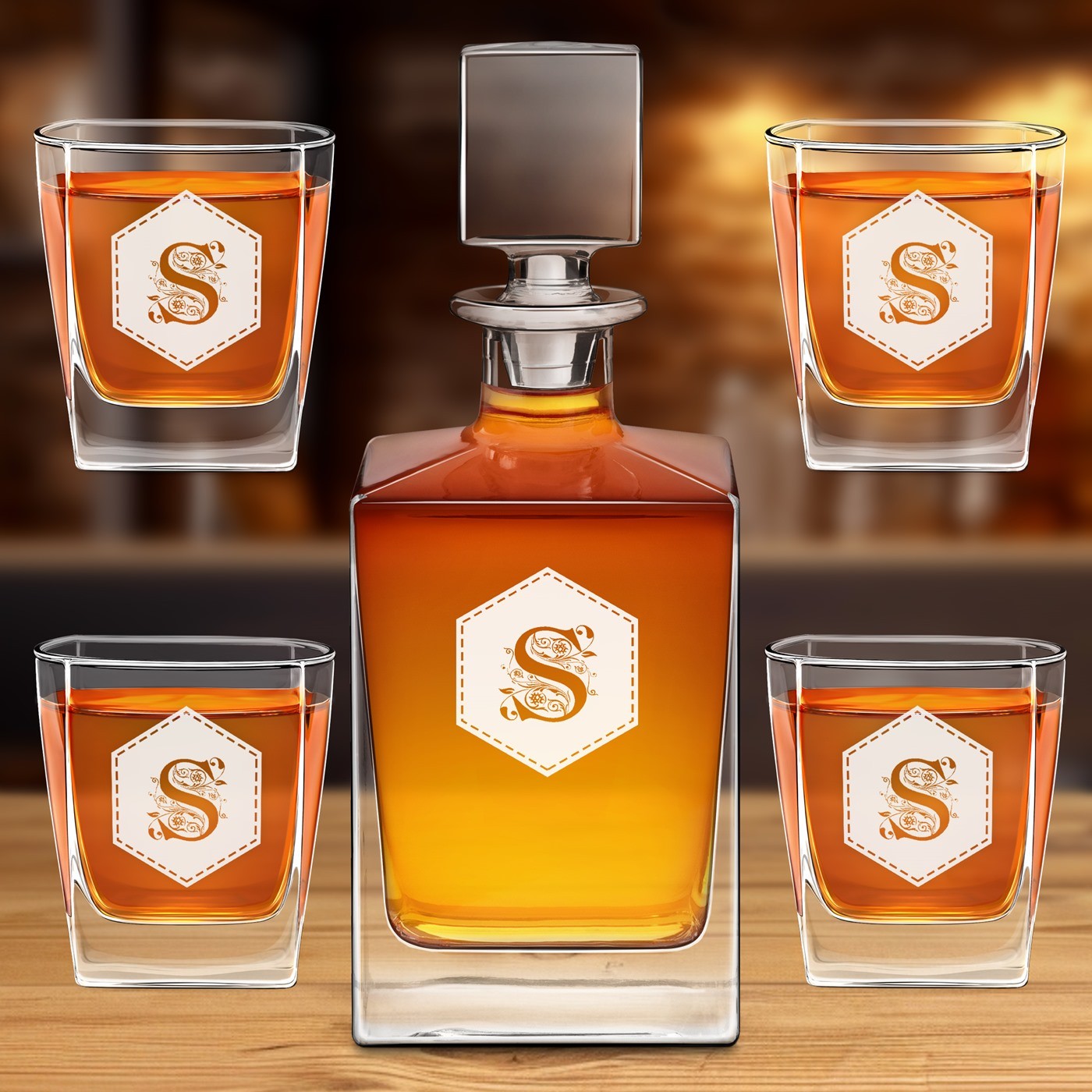Decantador cúbico Murrano y 4 vasos de whisky con grabado láser para hombres y mujeres con una inicial