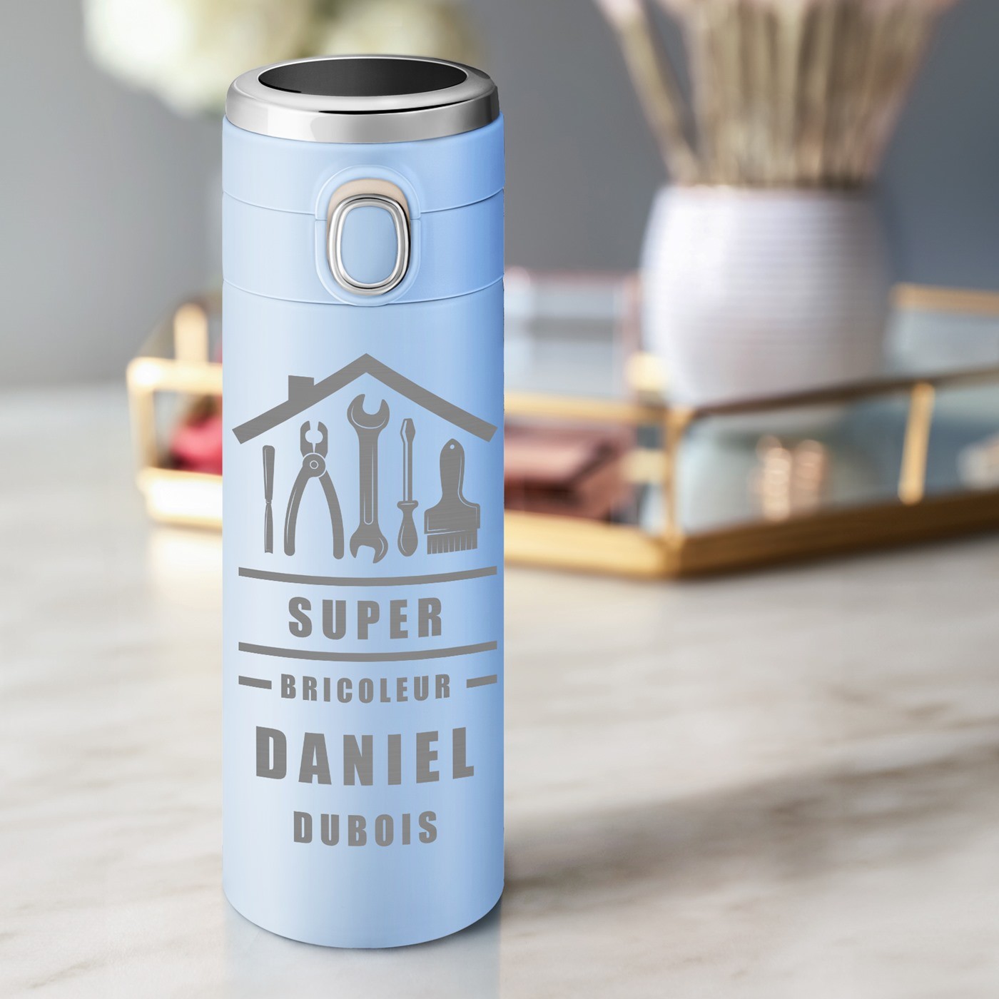 Taza Aislada Azul con Pantalla LED Personalizada para un Aficionado al DIY - Murrano