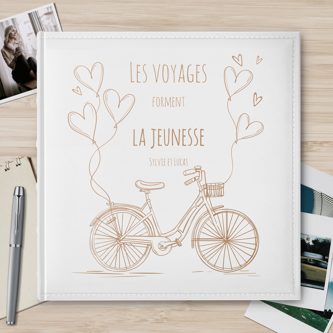 Álbum de fotos Murrano de gran formato personalizado para una pareja de ciclistas