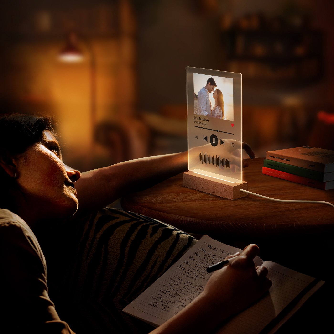 Lampe LED personnalisée Murrano de taille L avec photo pour couple et chanson préférée