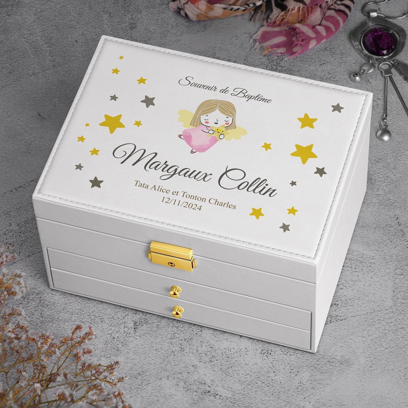 Caja de joyas Murrano blanca personalizada para el bautizo de su sobrina