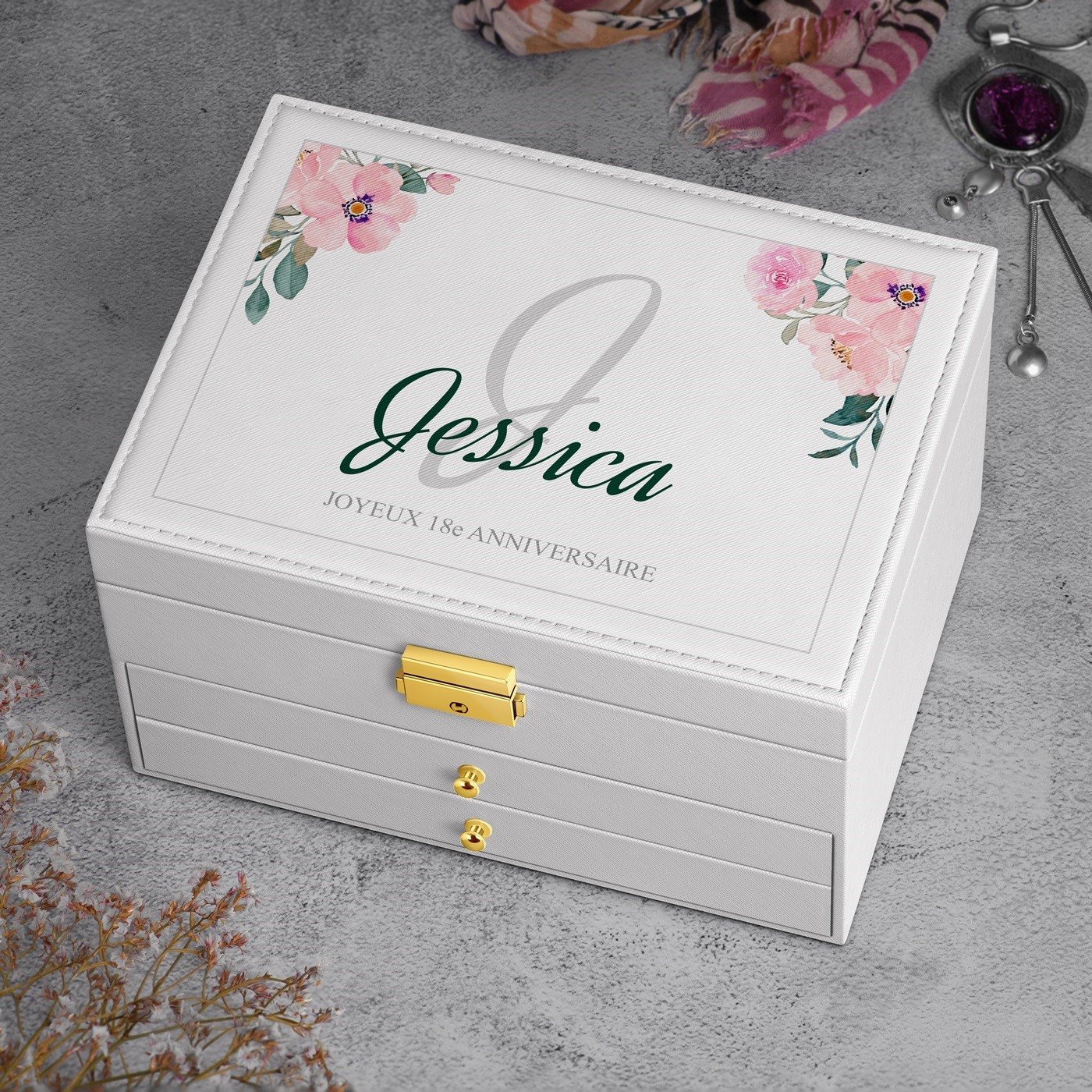 Caja de joyas Murrano blanca personalizada para una niña de 18 años