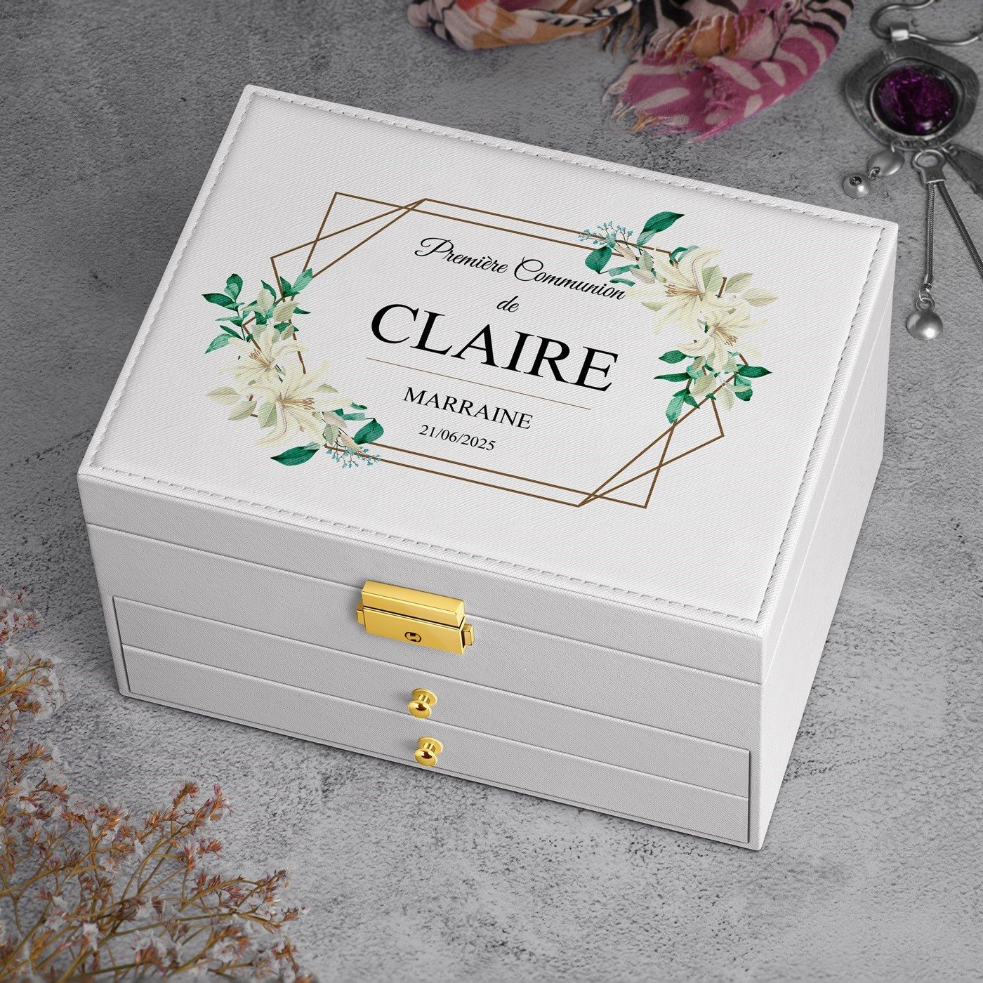 Caja de joyas blanca personalizada de Murrano para la primera comunión de tu ahijada