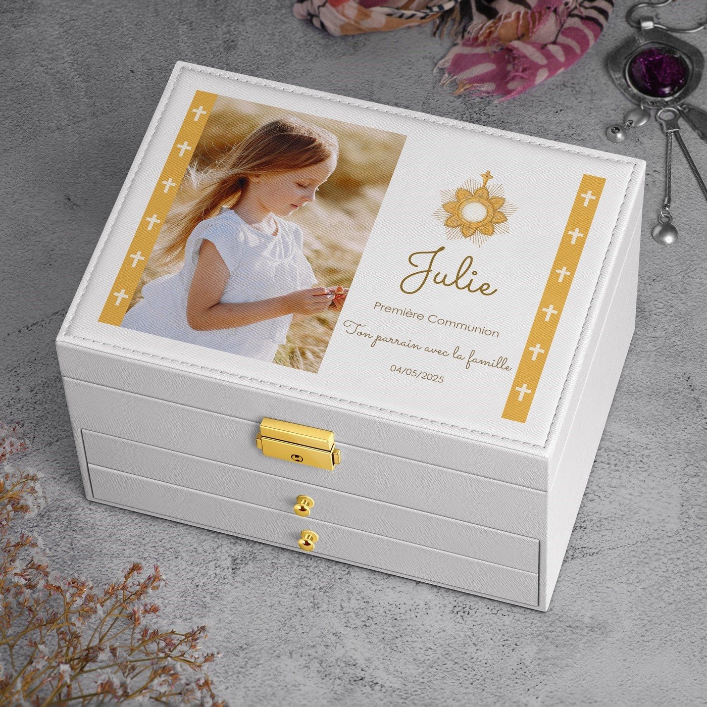 Caja de joyas blanca personalizada de Murrano para la primera comunión de su ahijada