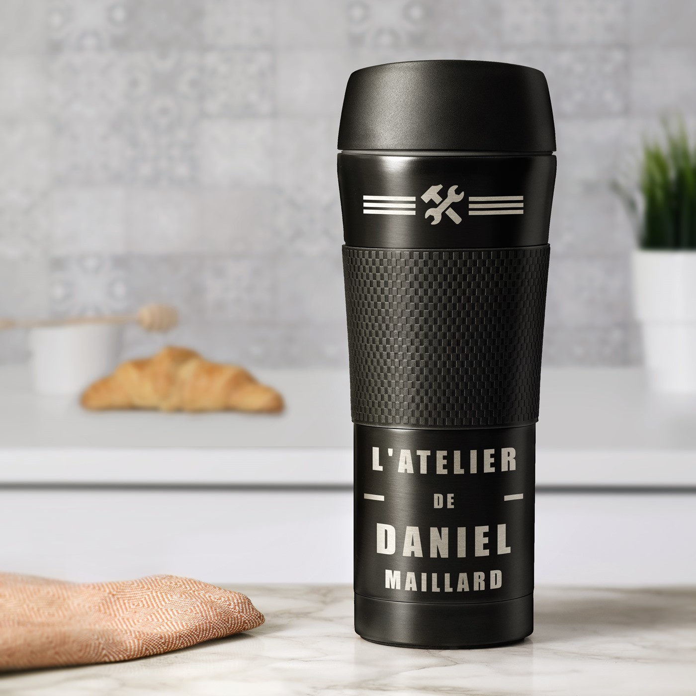 Taza Isotérmica Murrano - Negra con Base Antideslizante y Grabado Personalizado para el Día del Padre