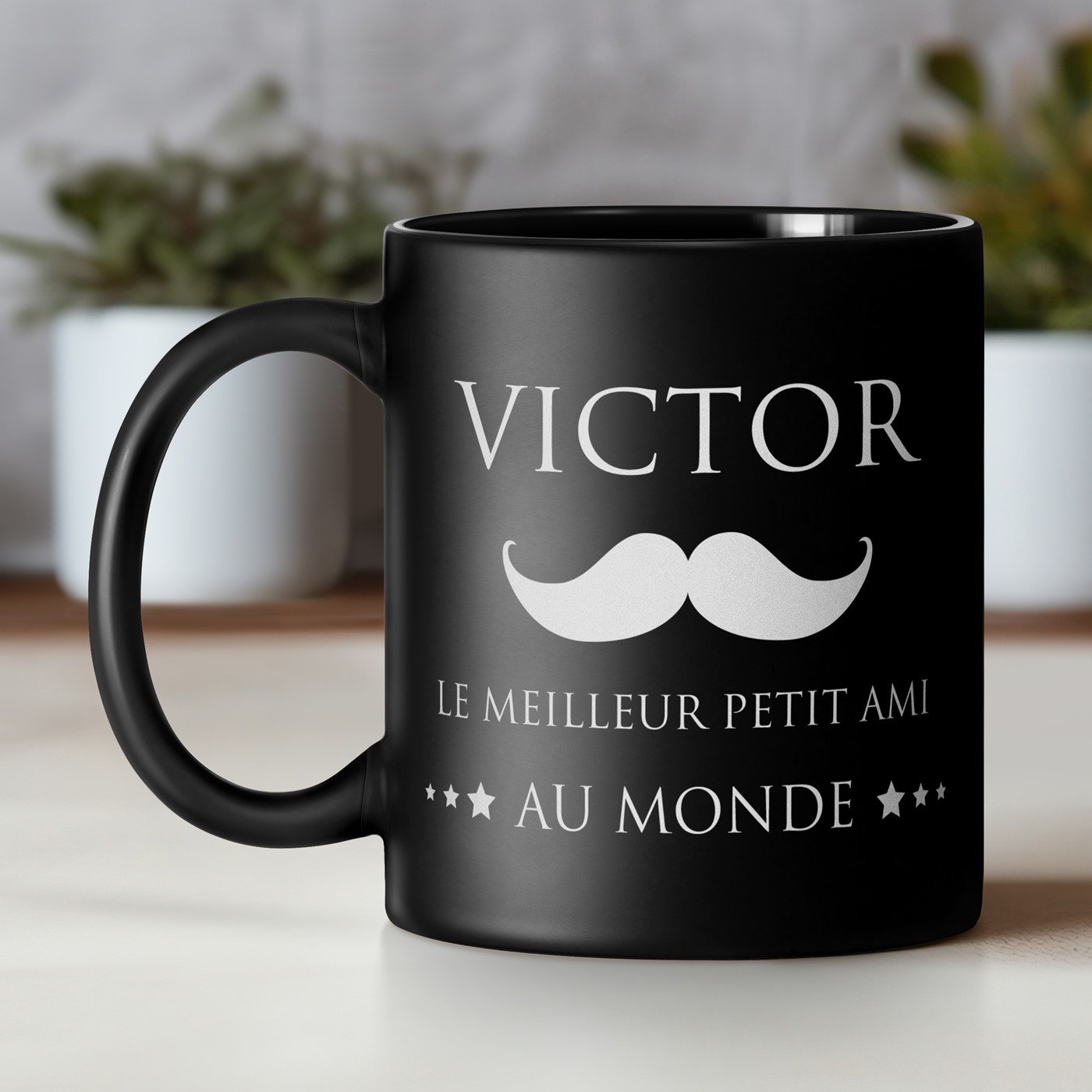 Taza de cerámica negra Murrano con personalización para el mejor amigo prometido