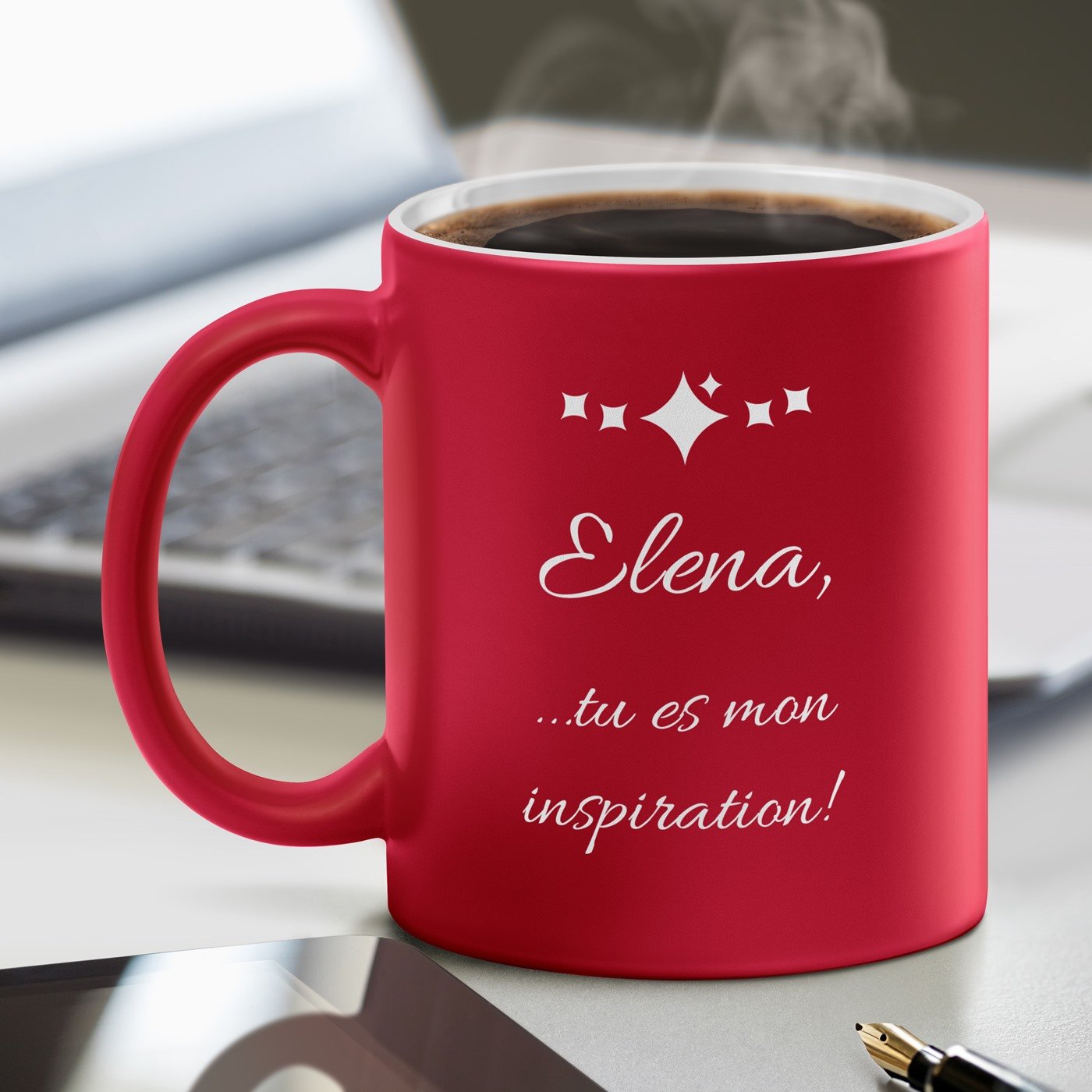 Mug de cerámica roja Murrano con base blanca y personalización para su aniversario