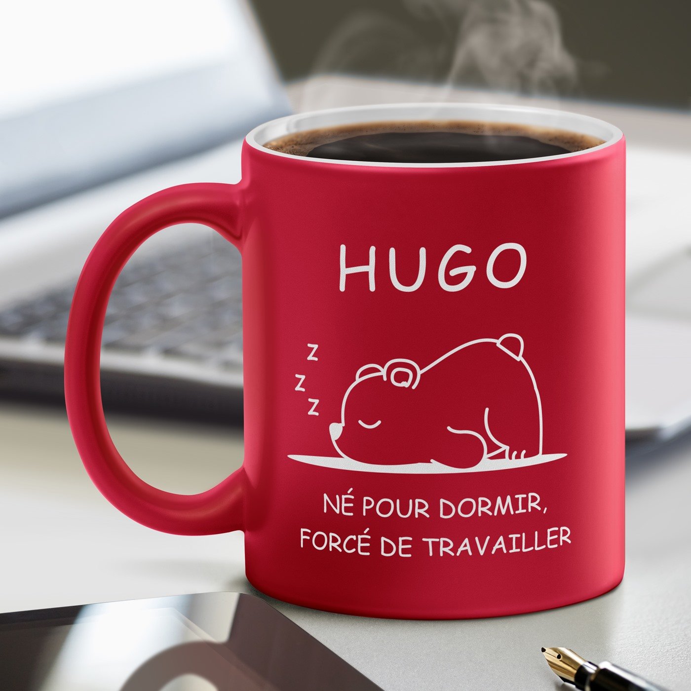 Mug de cerámica roja Murrano con base blanca y dedicatoria personalizada para un perezoso de cumpleaños