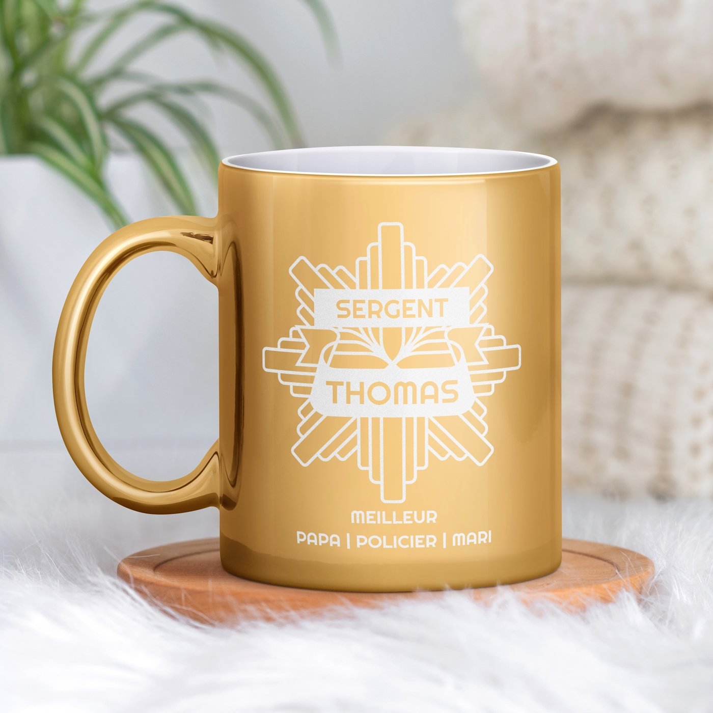 Taza de cerámica dorada con personalización para papá policía