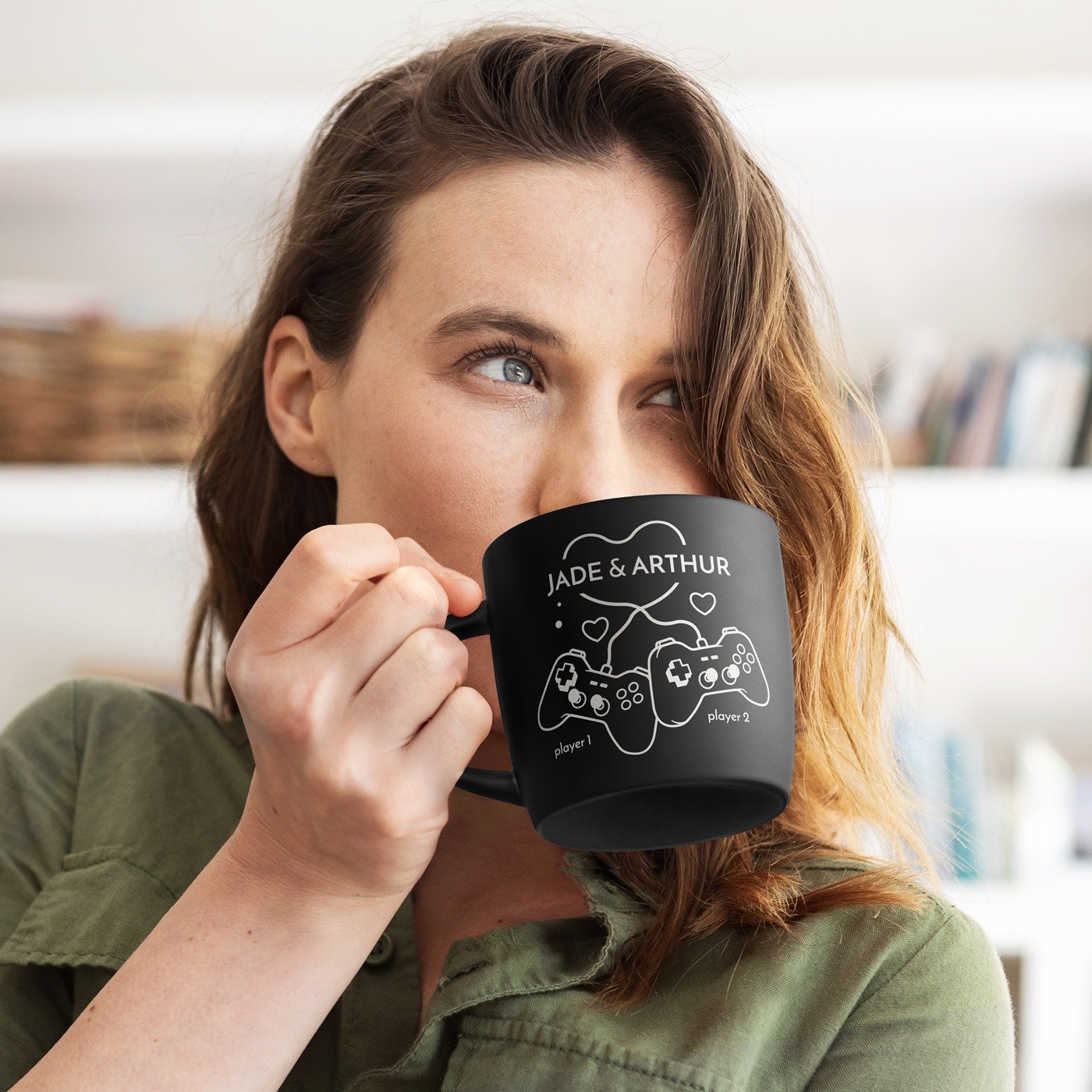 Taza de cerámica negra Murrano con grabado para pareja de jugadores