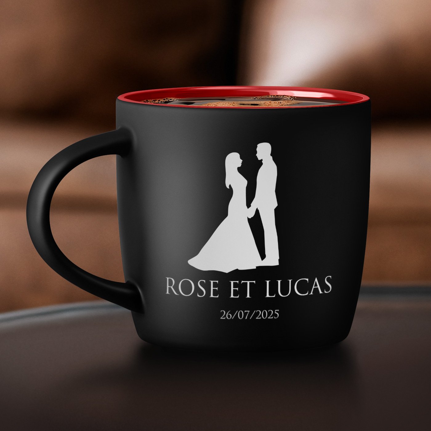 Mug de cerámica negra y roja Murrano con personalización para bodas o aniversarios