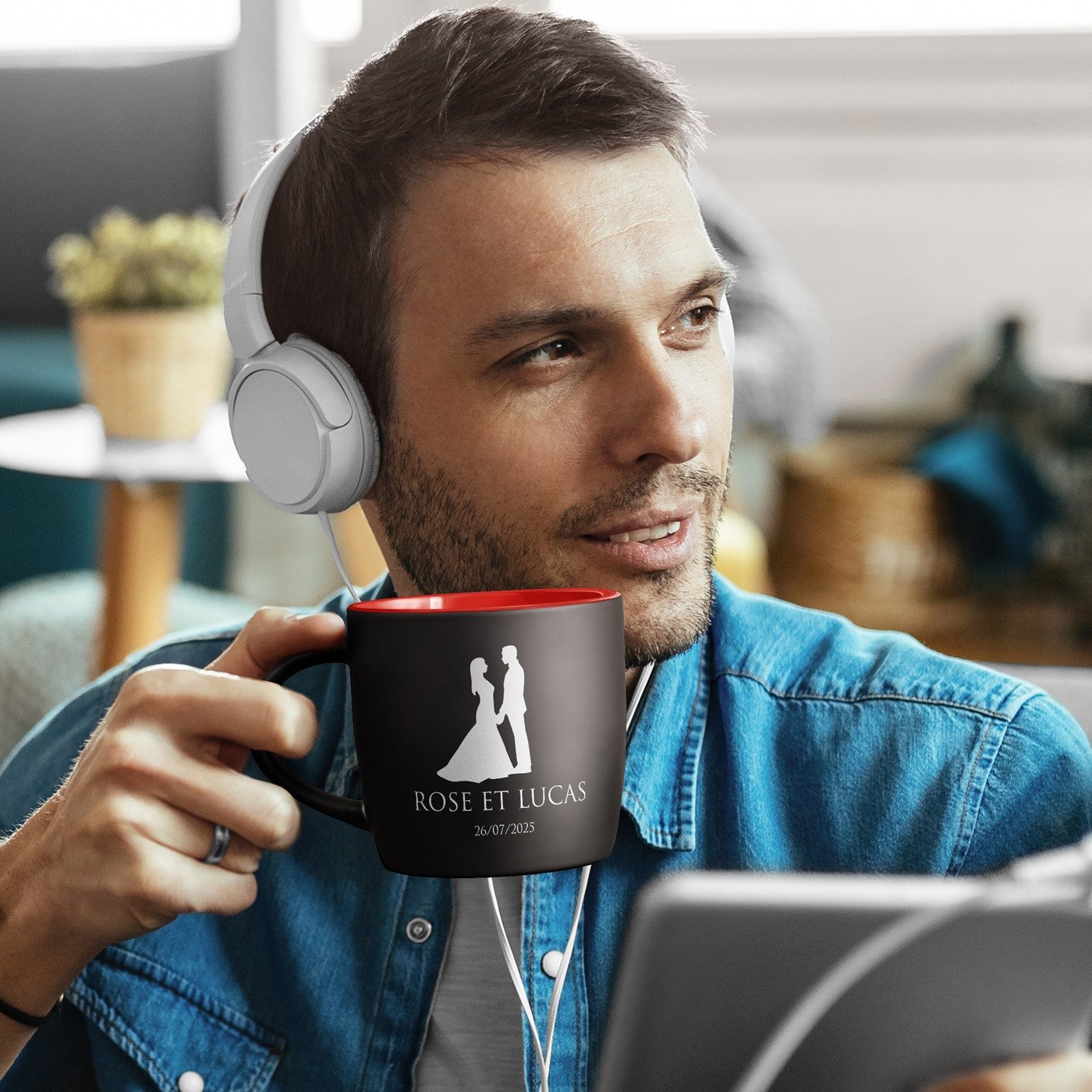 Mug de cerámica negra y roja Murrano con personalización para bodas o aniversarios