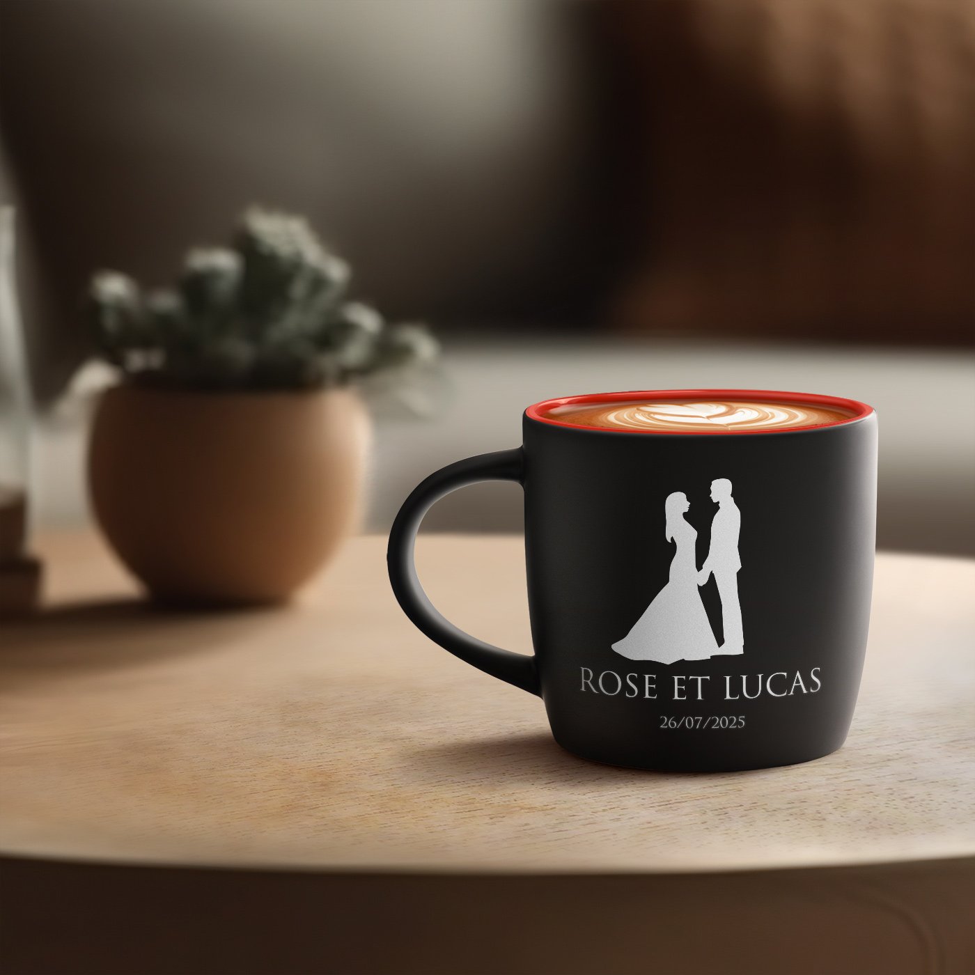 Mug de cerámica negra y roja Murrano con personalización para bodas o aniversarios