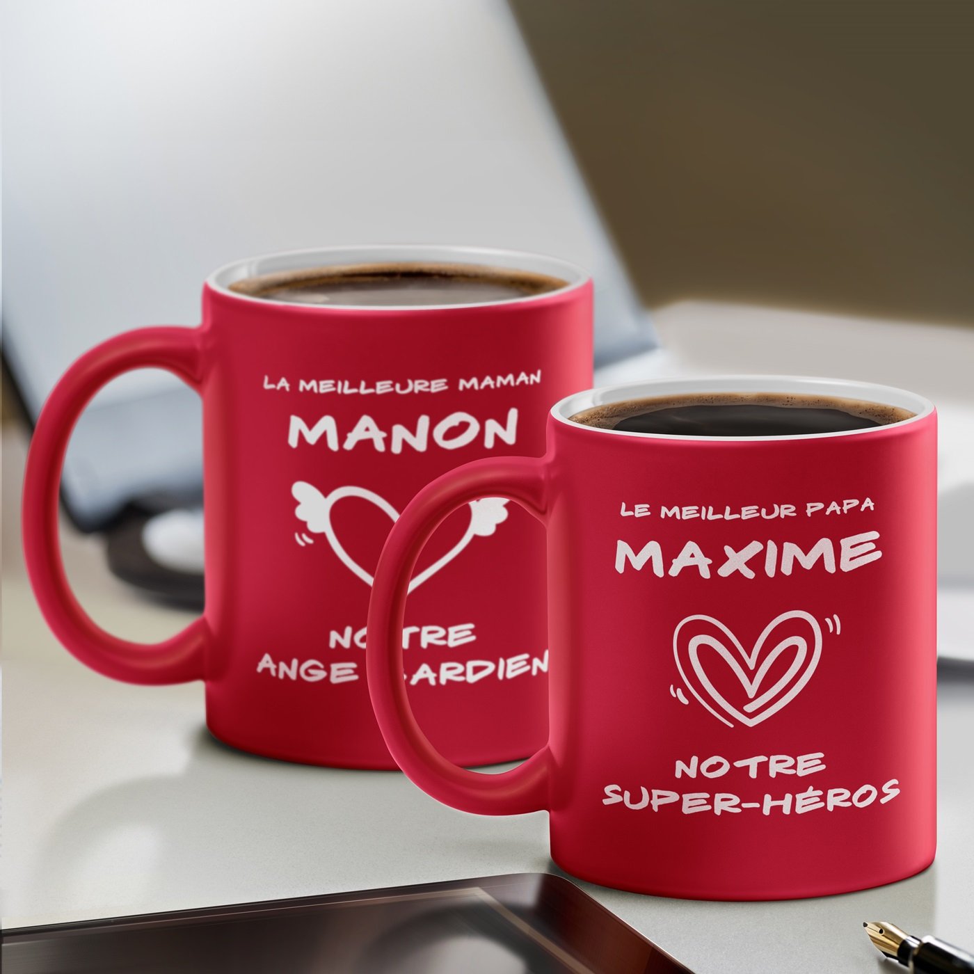 Tazas de cerámica roja Murrano con base blanca y personalización para agradecimientos de boda