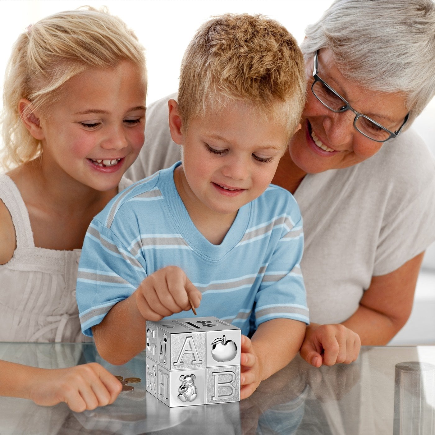 Tirelire argentée Murrano en forme de cube avec personnalisation pour nièce