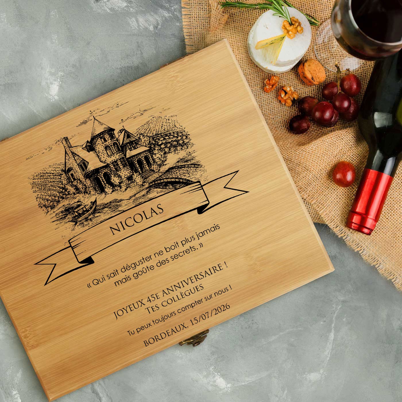 Set de accesorios para vino con estuche de madera de bambú y grabado personalizado para un cumpleaños único