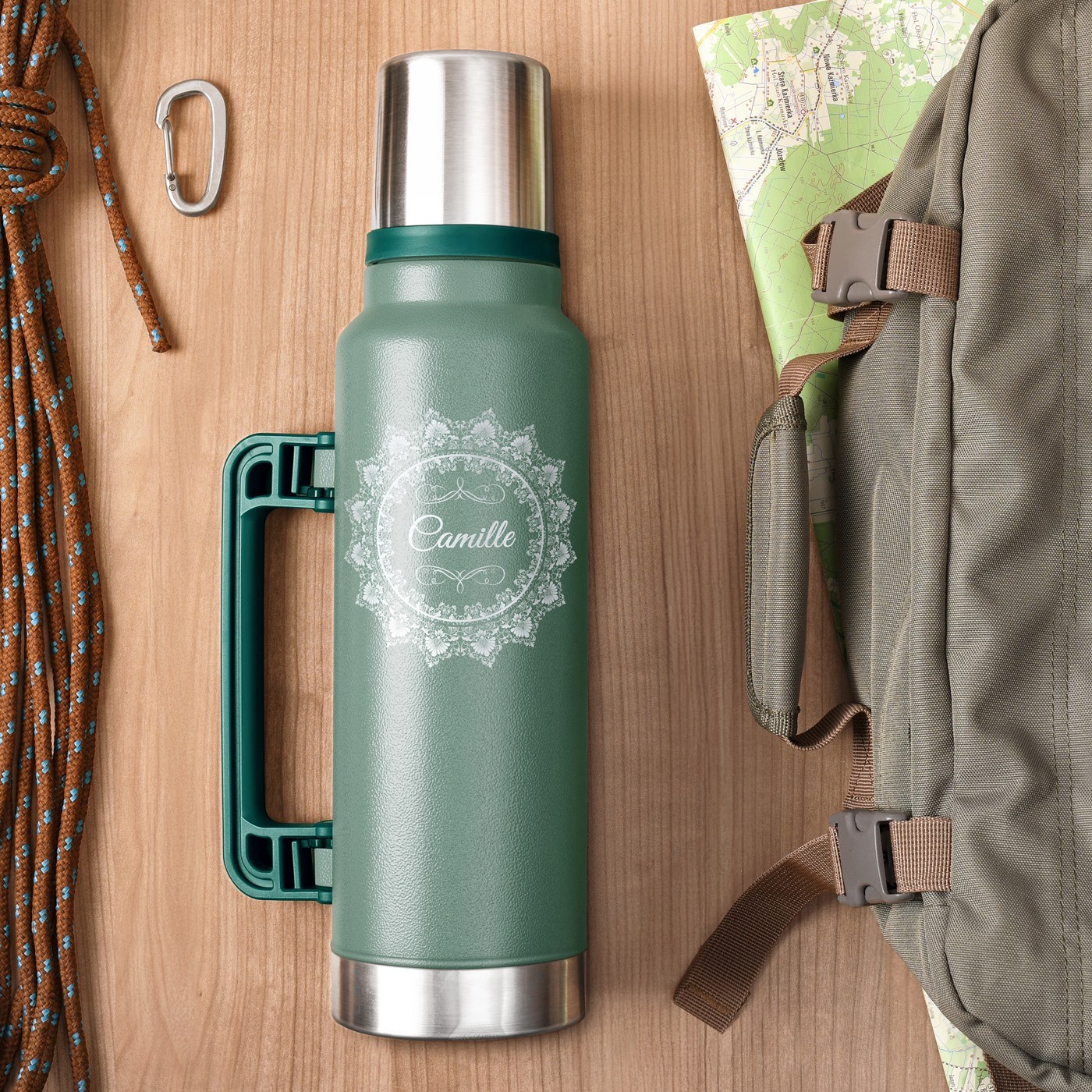 Termo verde personalizado para el cumpleaños de mamá