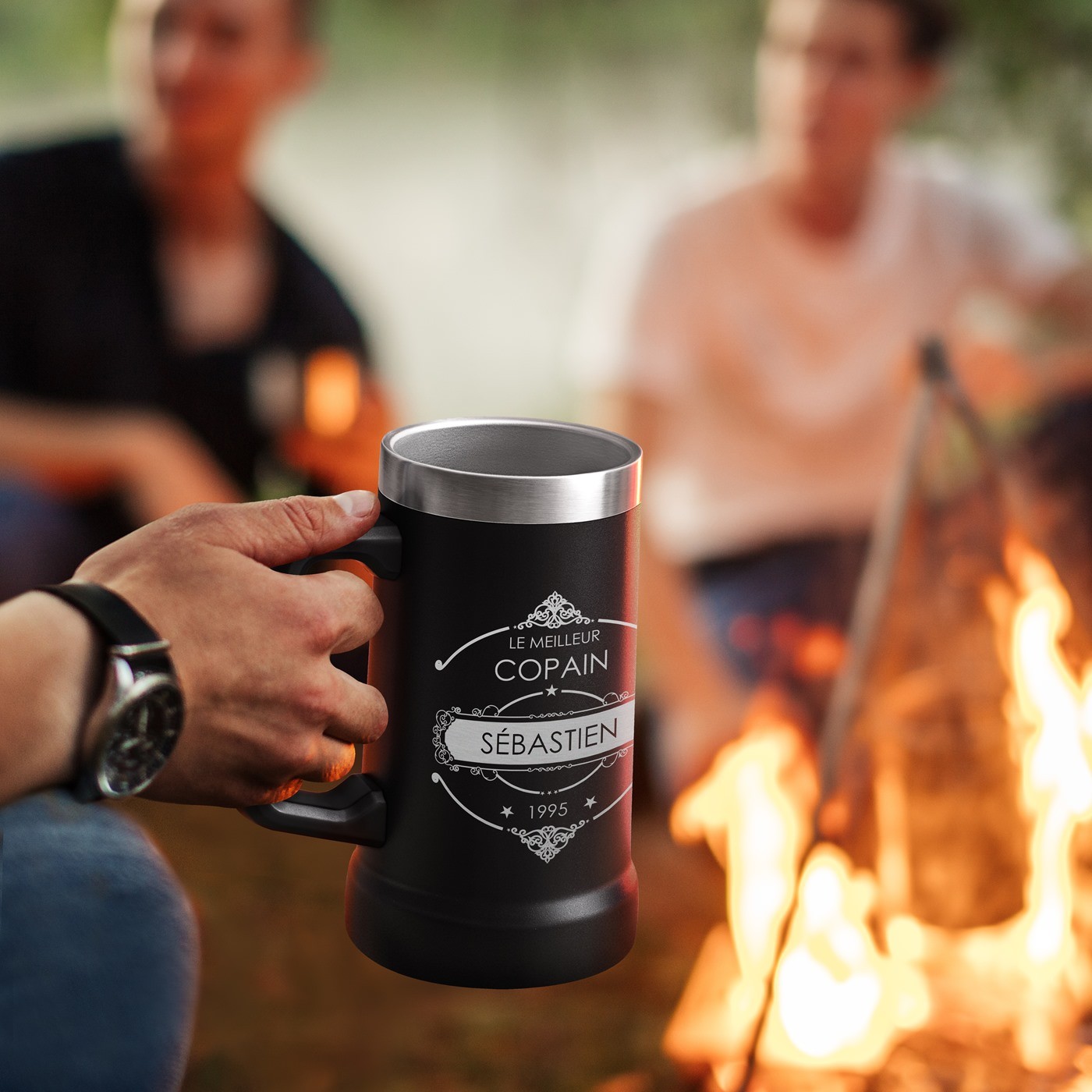 Taza de cerveza aislante de acero inoxidable negra personalizada con grabado