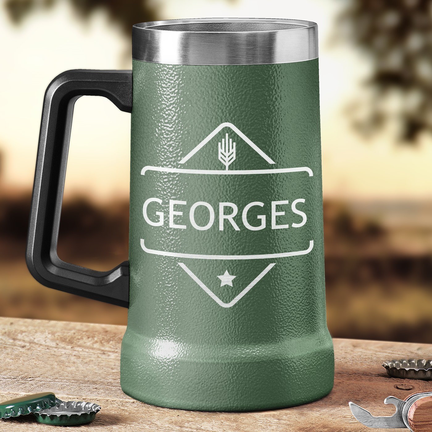 Vaso de cerveza aislado Murrano verde con grabado para hombre
