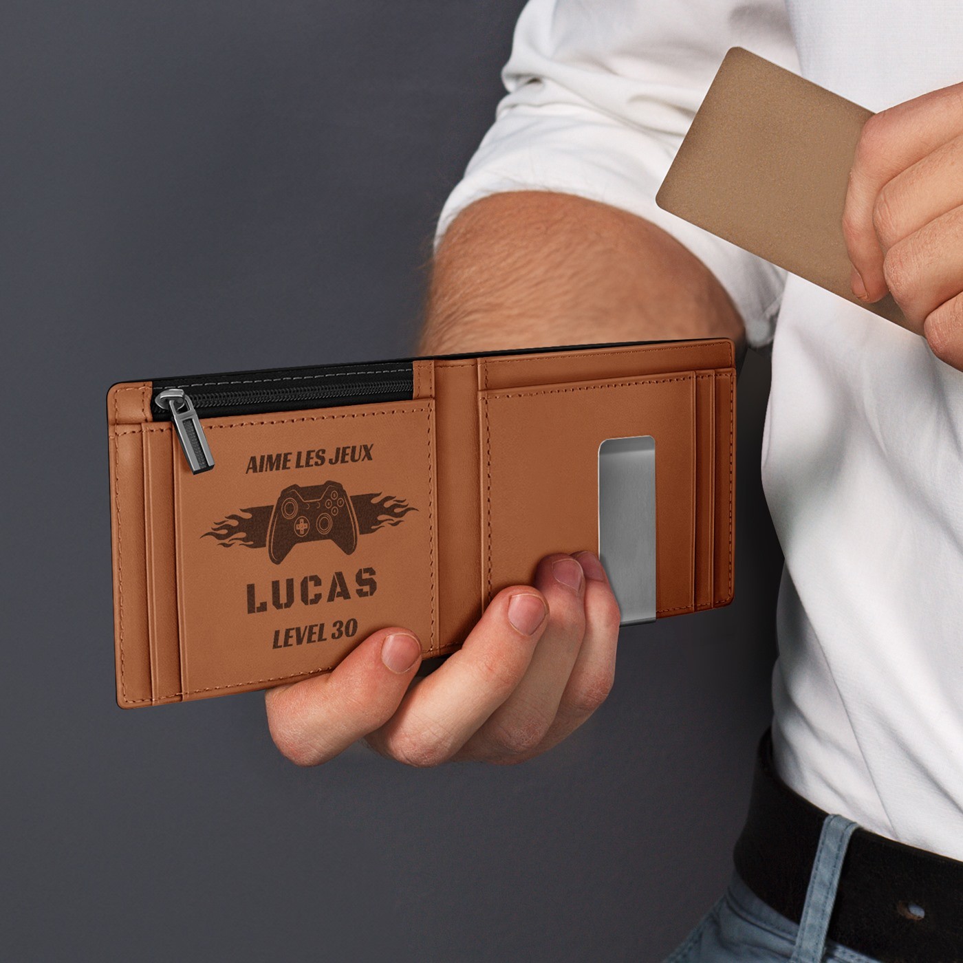 Cartera de Cuero Esbelta de Murrano en Negro Liso con Interior Marrón Grabado para un Regalo de Cumpleaños de 30 Años