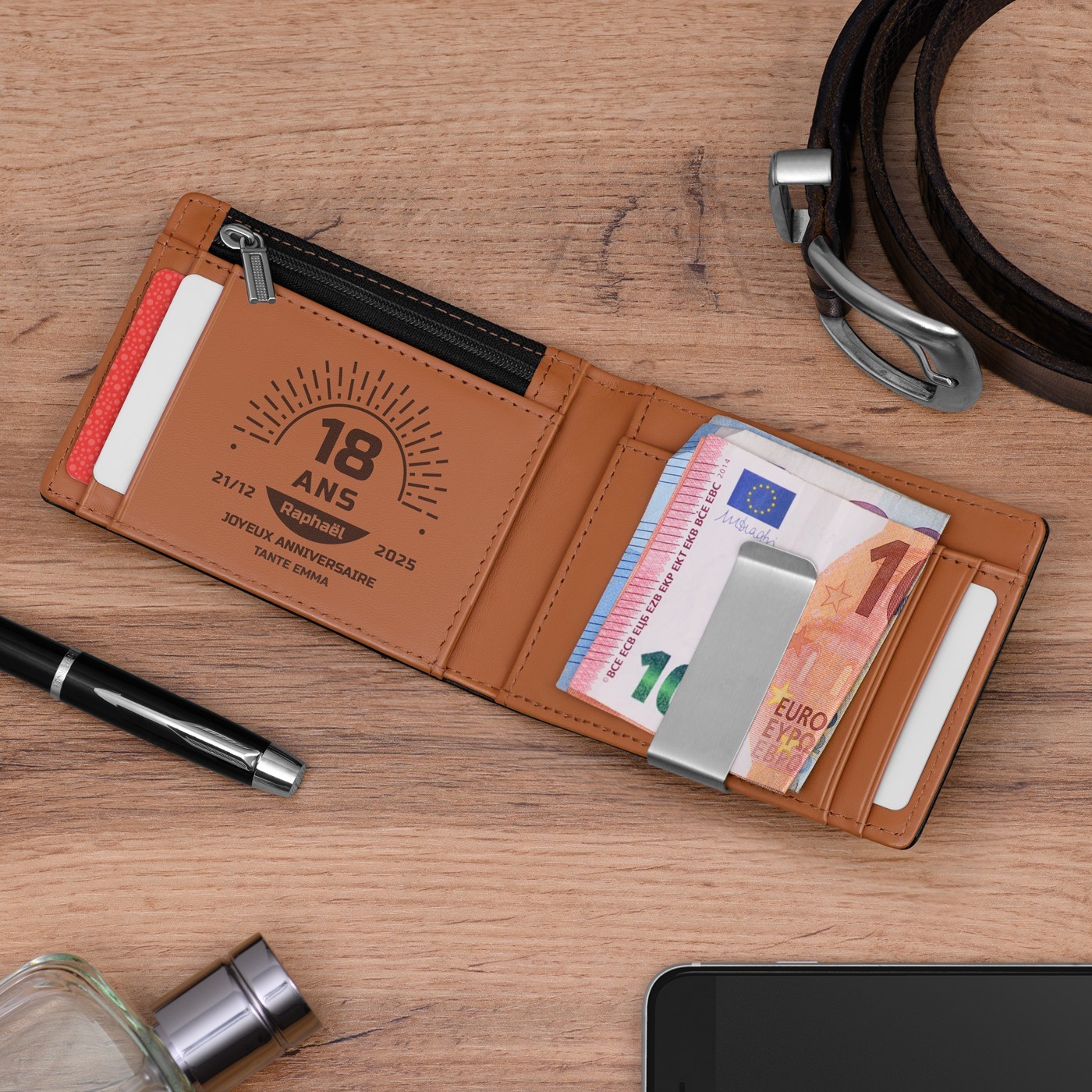Billetera Murrano Slim de Cuero Negro Liso con Interior Marrón Personalizada para un Sobrino en su 18º Cumpleaños