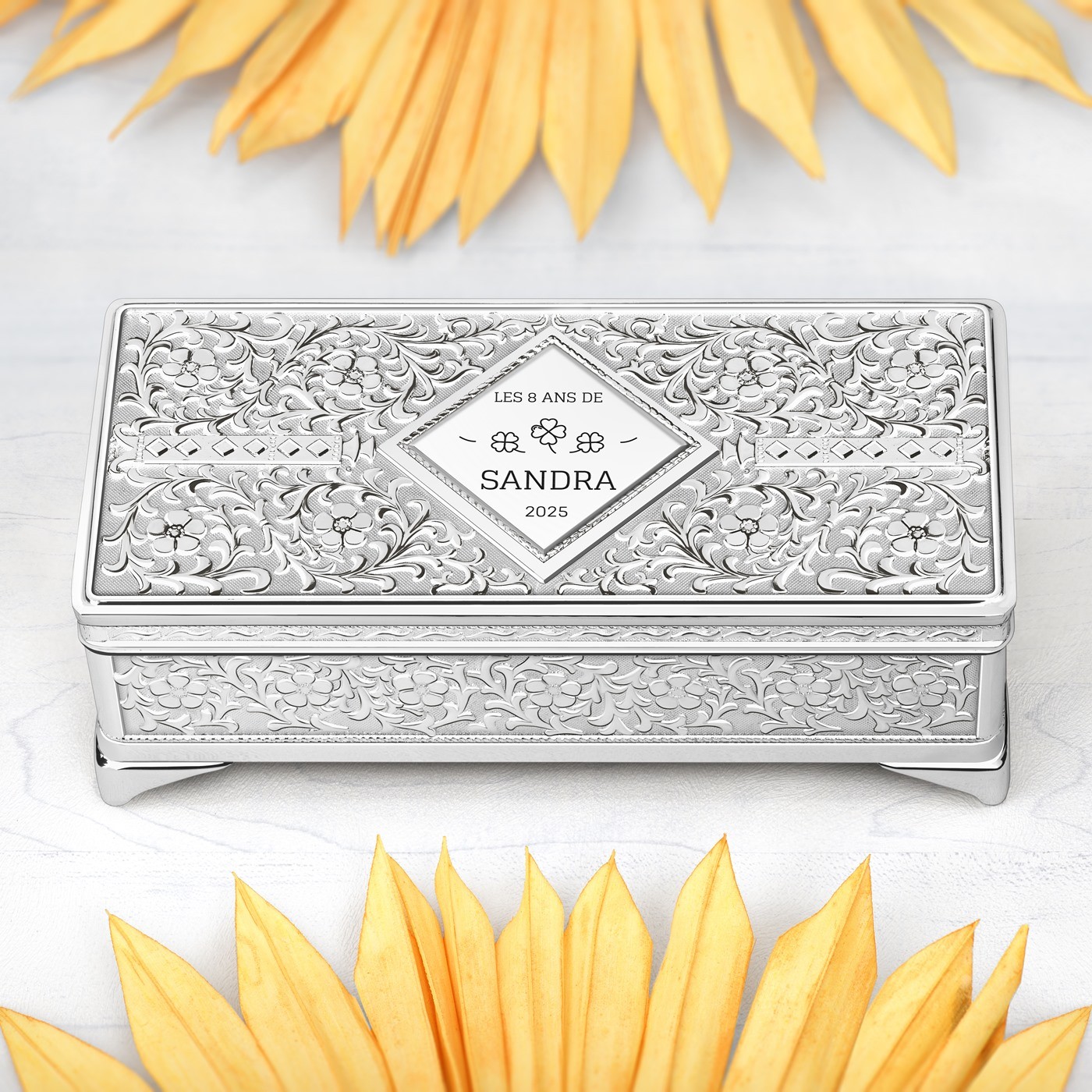 Caja de Joyas Rectangular de Acero Plata con Grabado para el Cumpleaños de una Niña de 8 Años