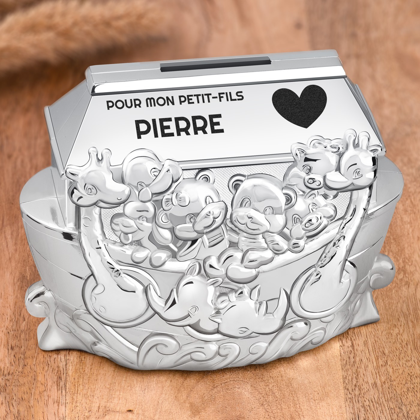 Cajón de ahorros de acero plateado personalizado en forma de barco para el cumpleaños de un nieto