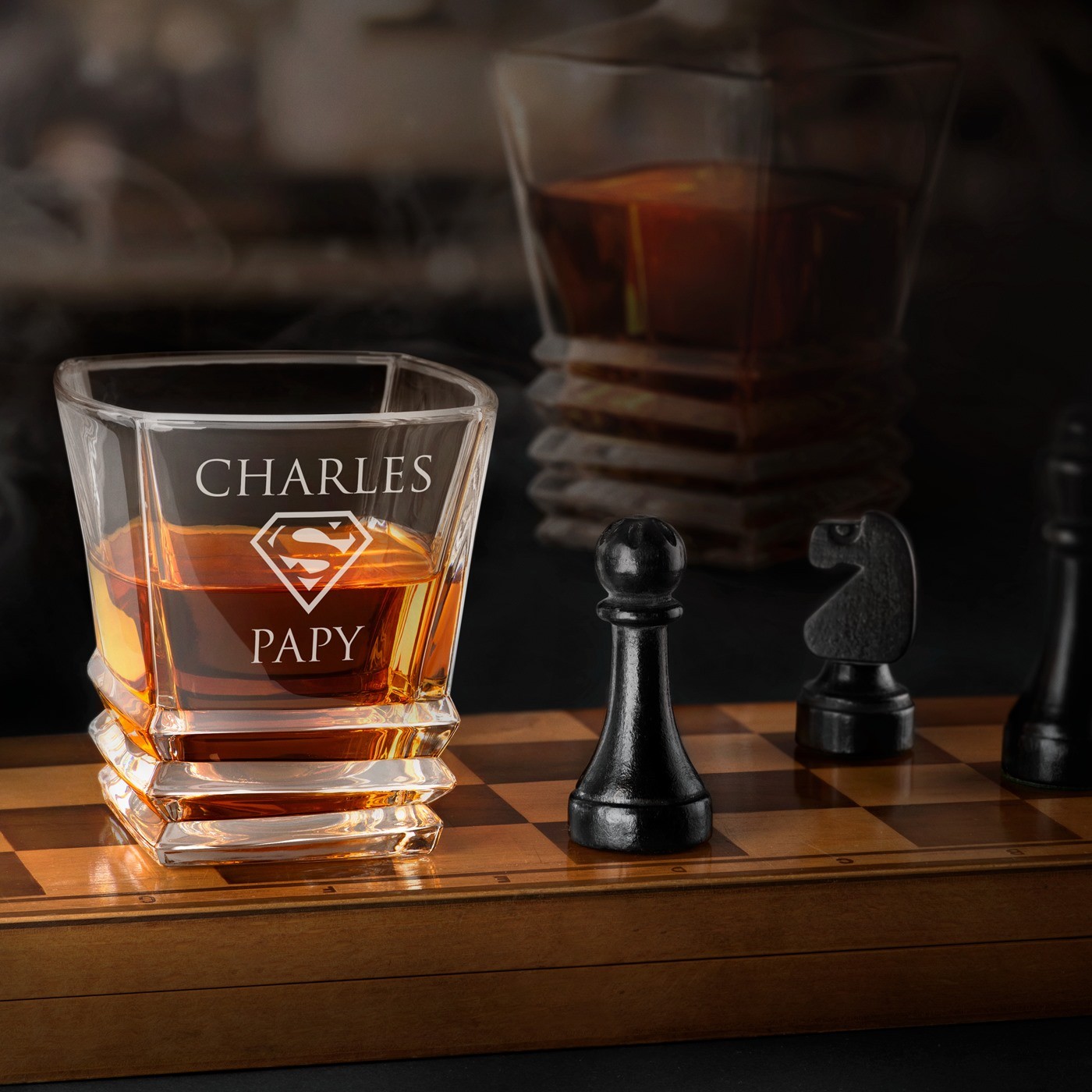 Copo de whisky geométrico personalizado Murrano - Un regalo original para los abuelos