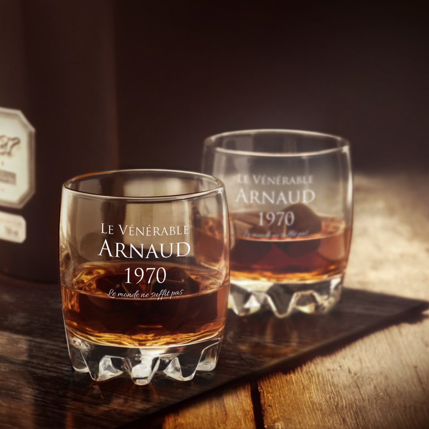 Decantador globo de whisky Murrano con 2 vasos grabados para regalo de aniversario masculino